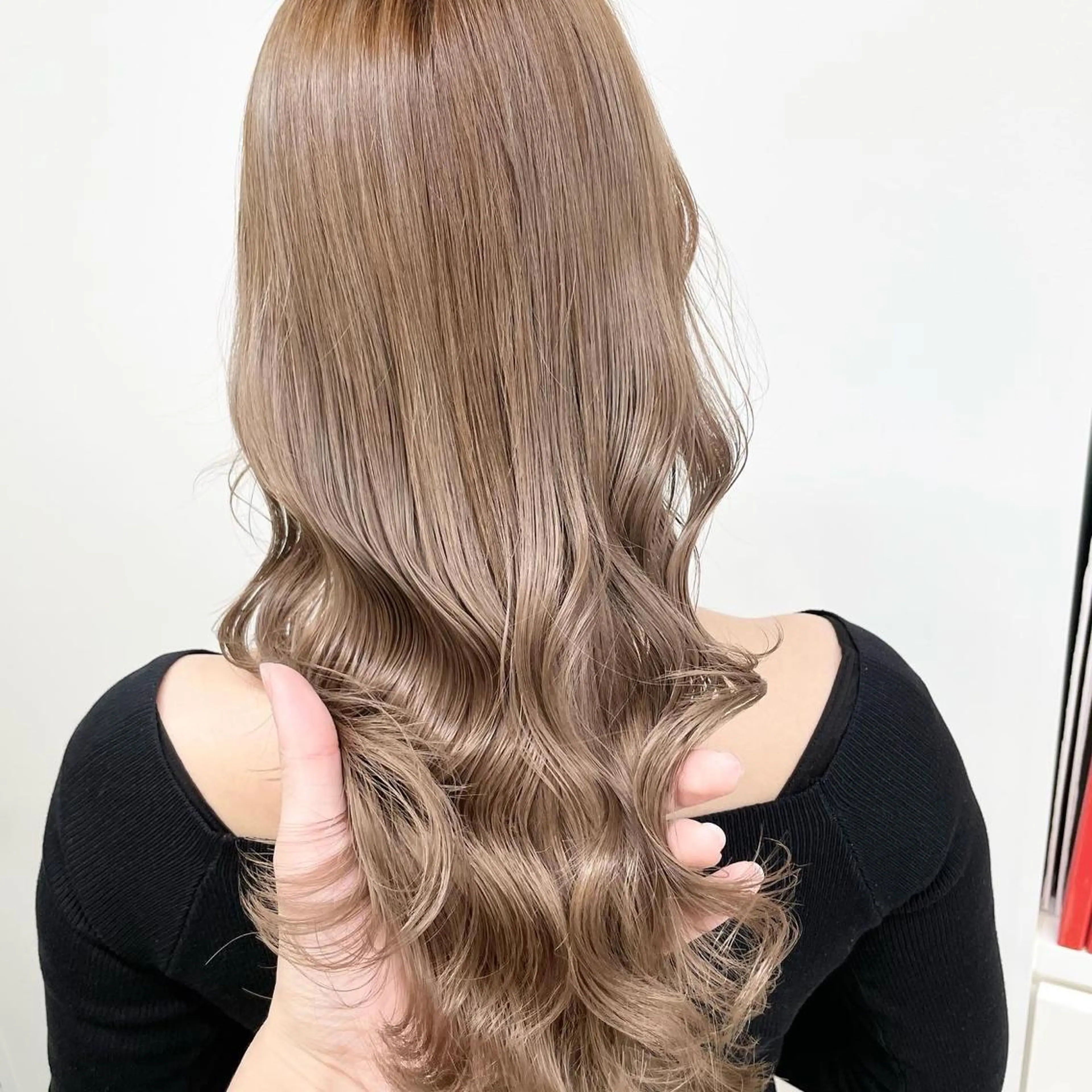 ロング カラー 🪄池袋ハイトーン 🪄ブリーチカラーのヘアスタイル