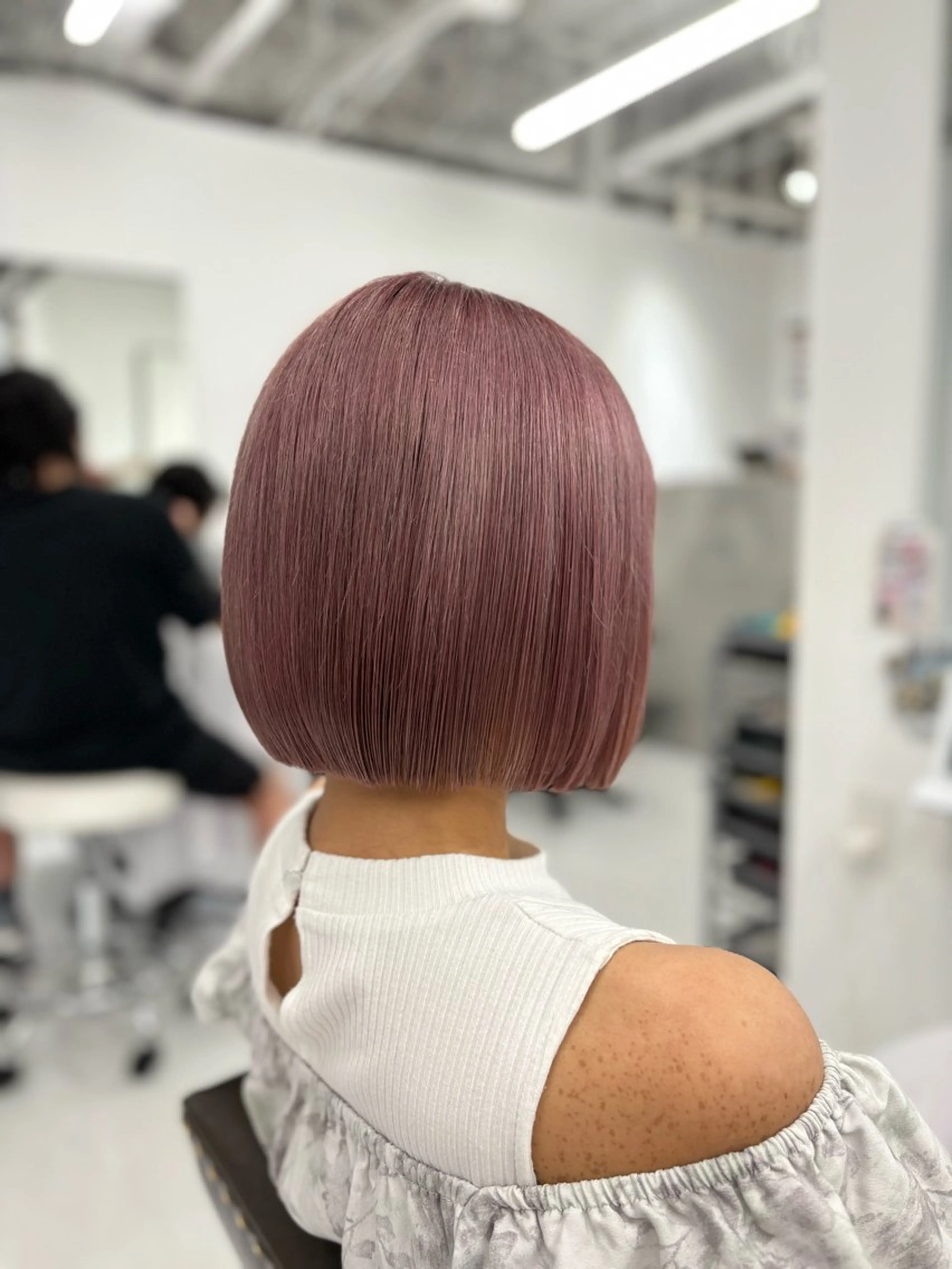 ショート カラー カット ヘアカラー ❤️‍🔥ハイトーン /レイヤー/IORIのヘアスタイル