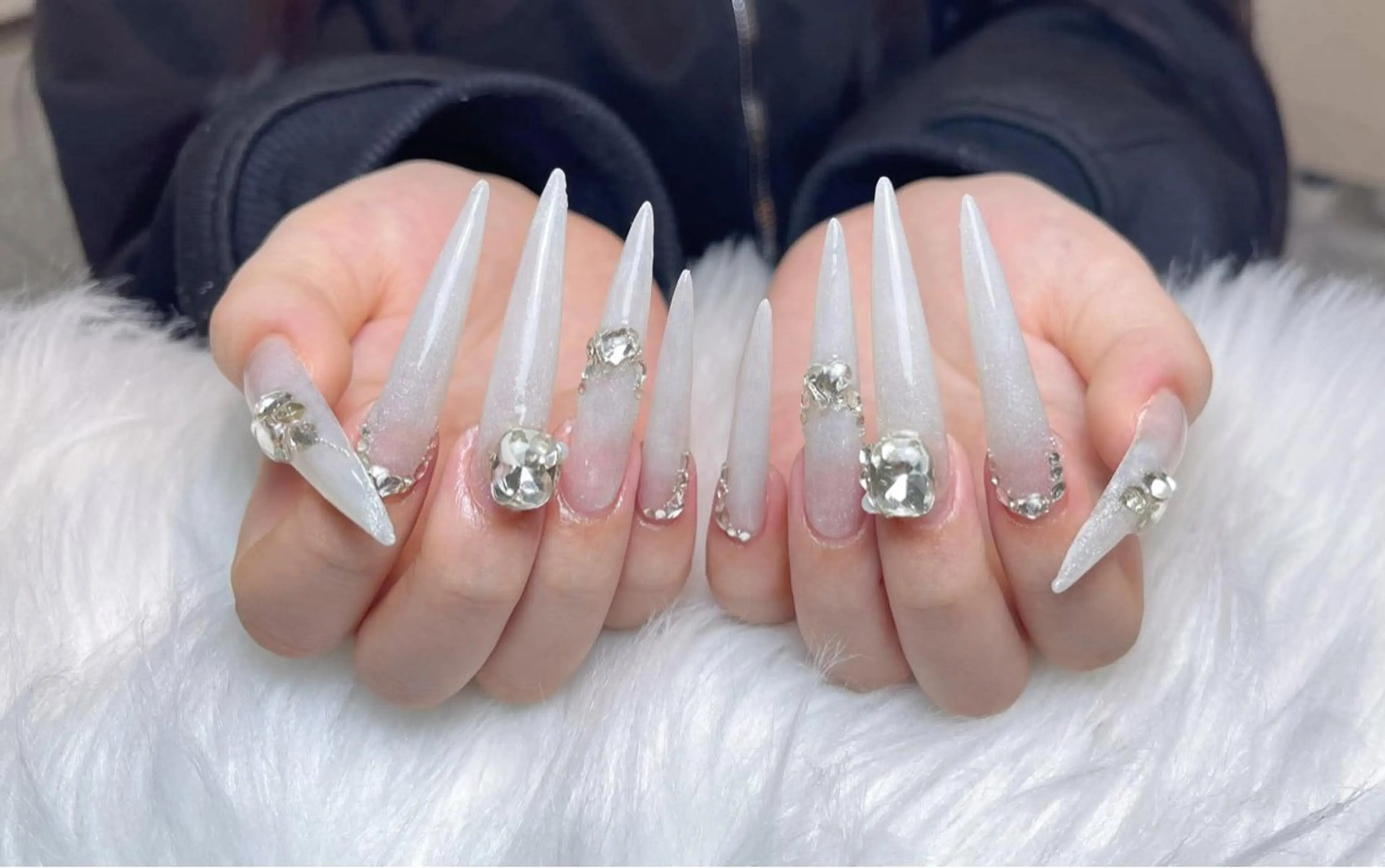 ネイル フレンチネイル ジェルネイル ガーリー 韓国ネイル ロングネイル ハンドネイル NieNail Nezukoのネイルデザイン
