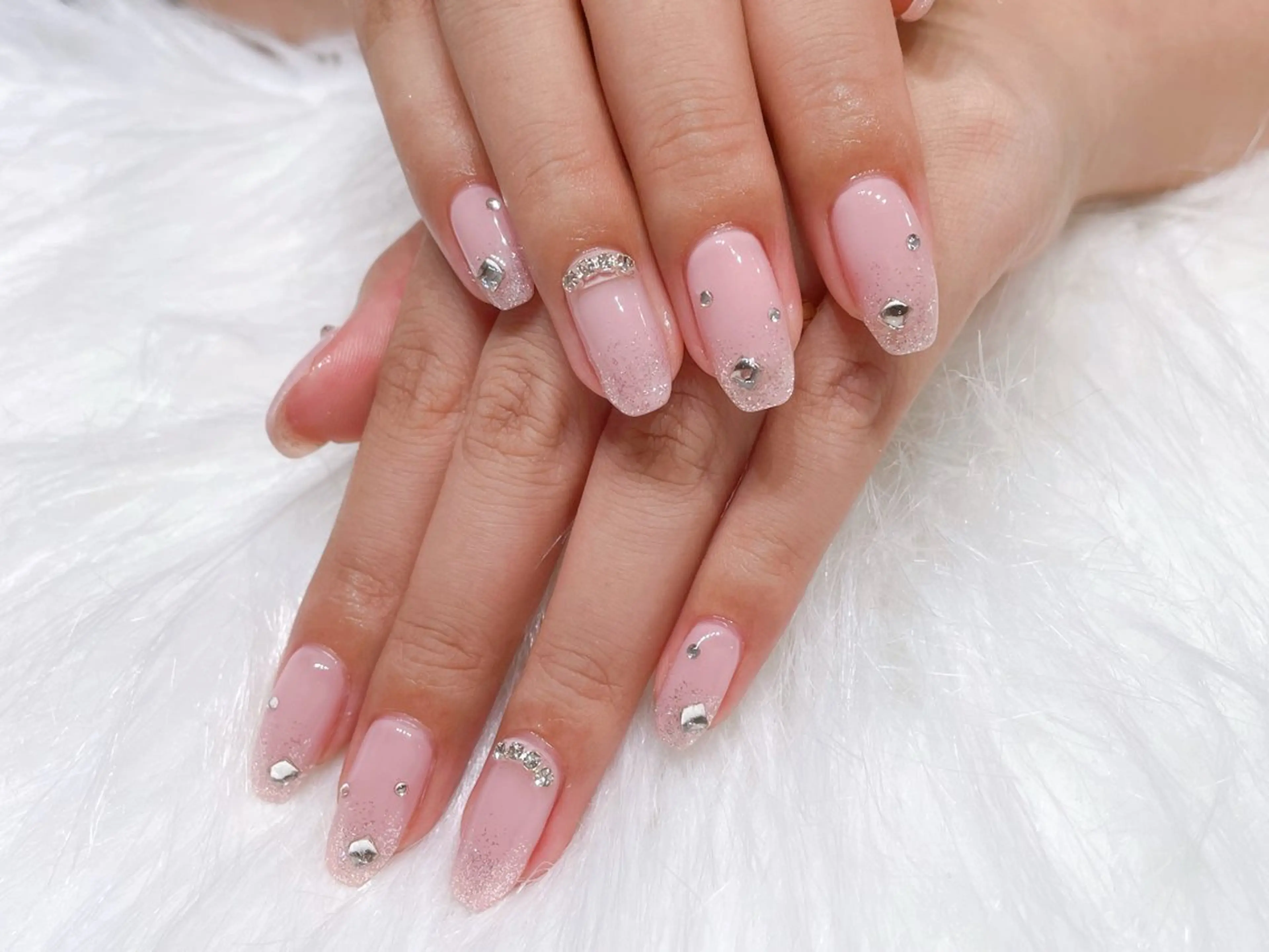 ネイル 持ち込み リスブラン AYUMI 🍎のネイルデザイン