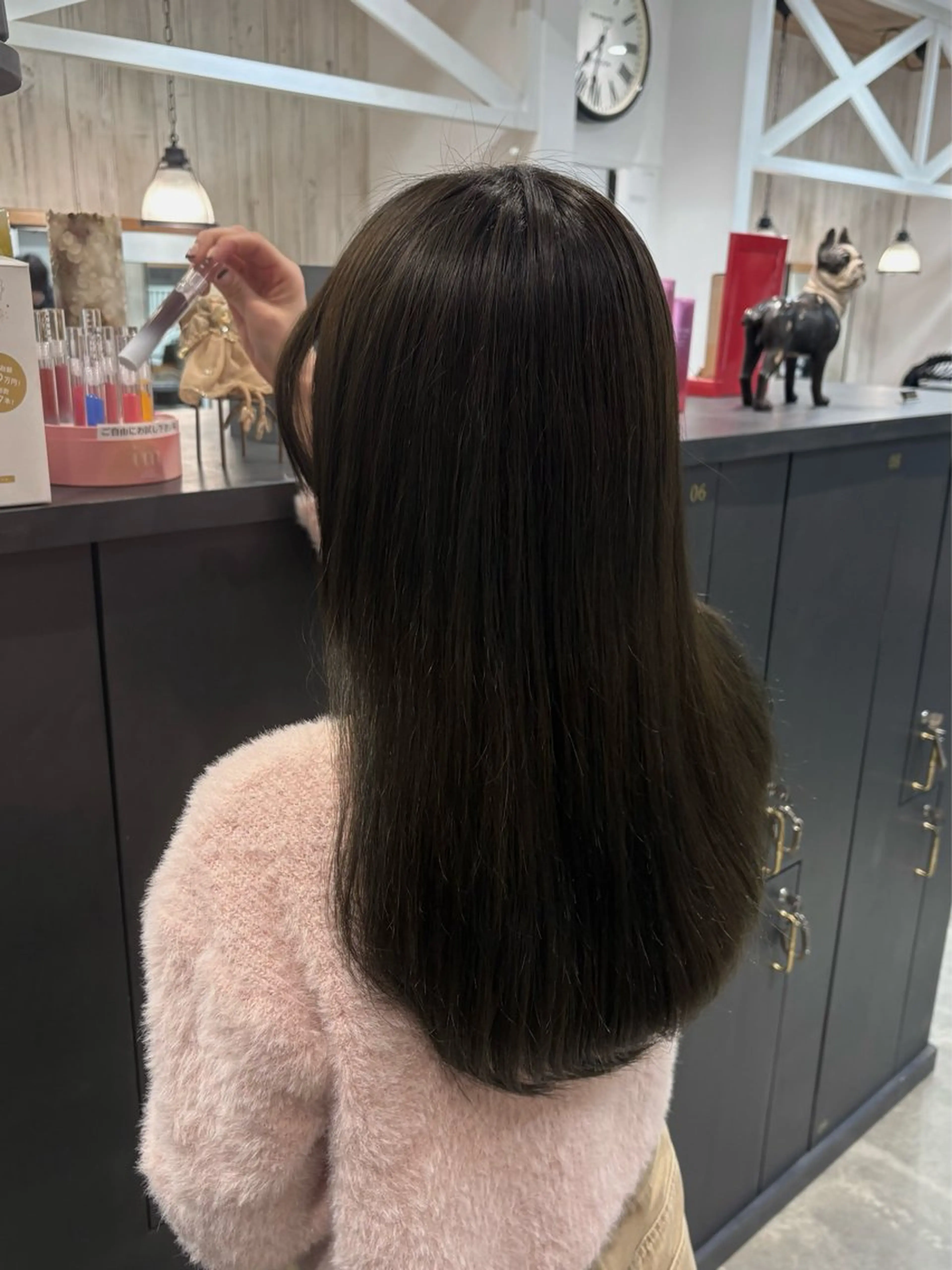 ロング カラー グレージュ 田村 亜衣華のヘアスタイル