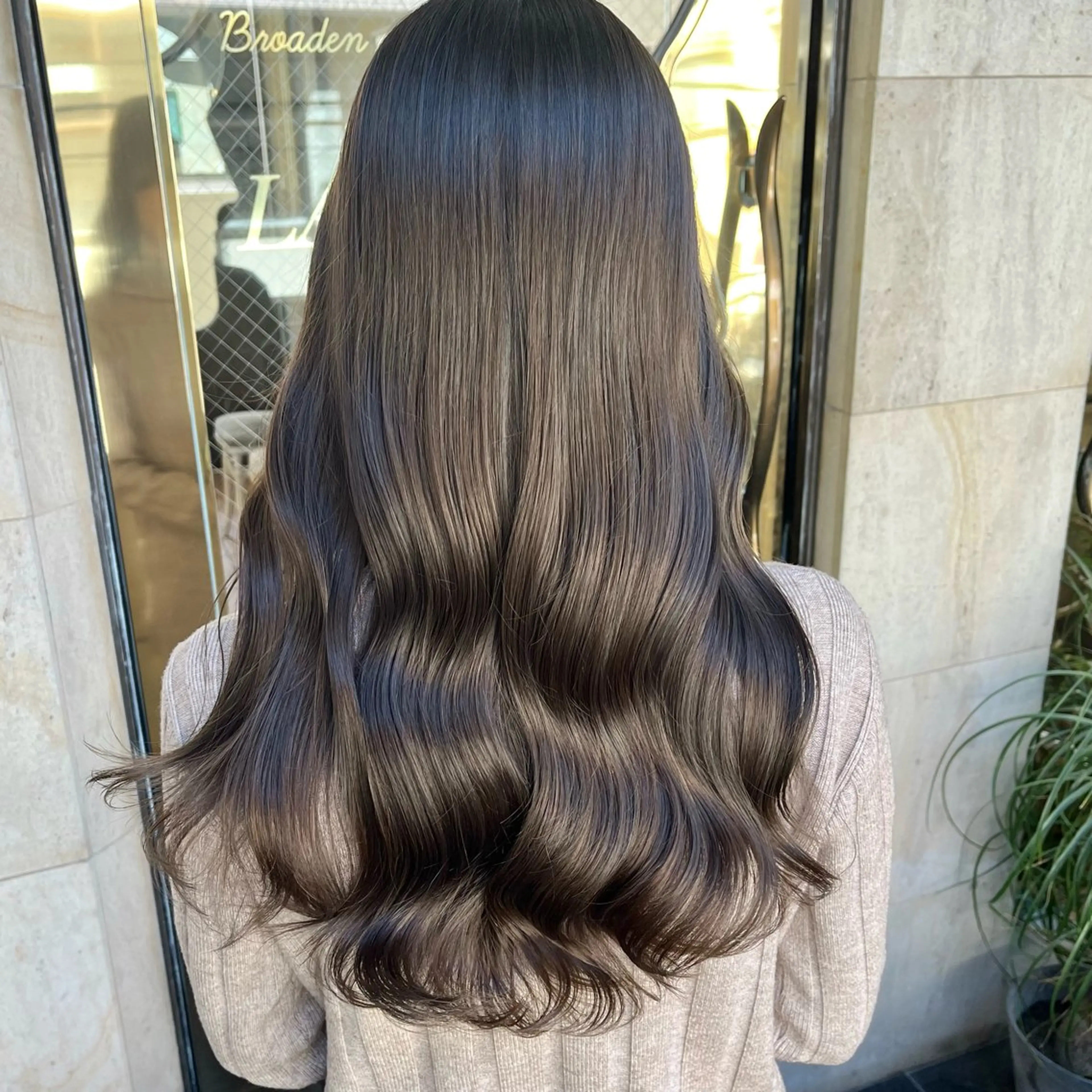 ロング カラー グレージュ ヘアカラー トリートメント ブリーチなし✨艶髪 カラー𓃲YAGIのヘアスタイル