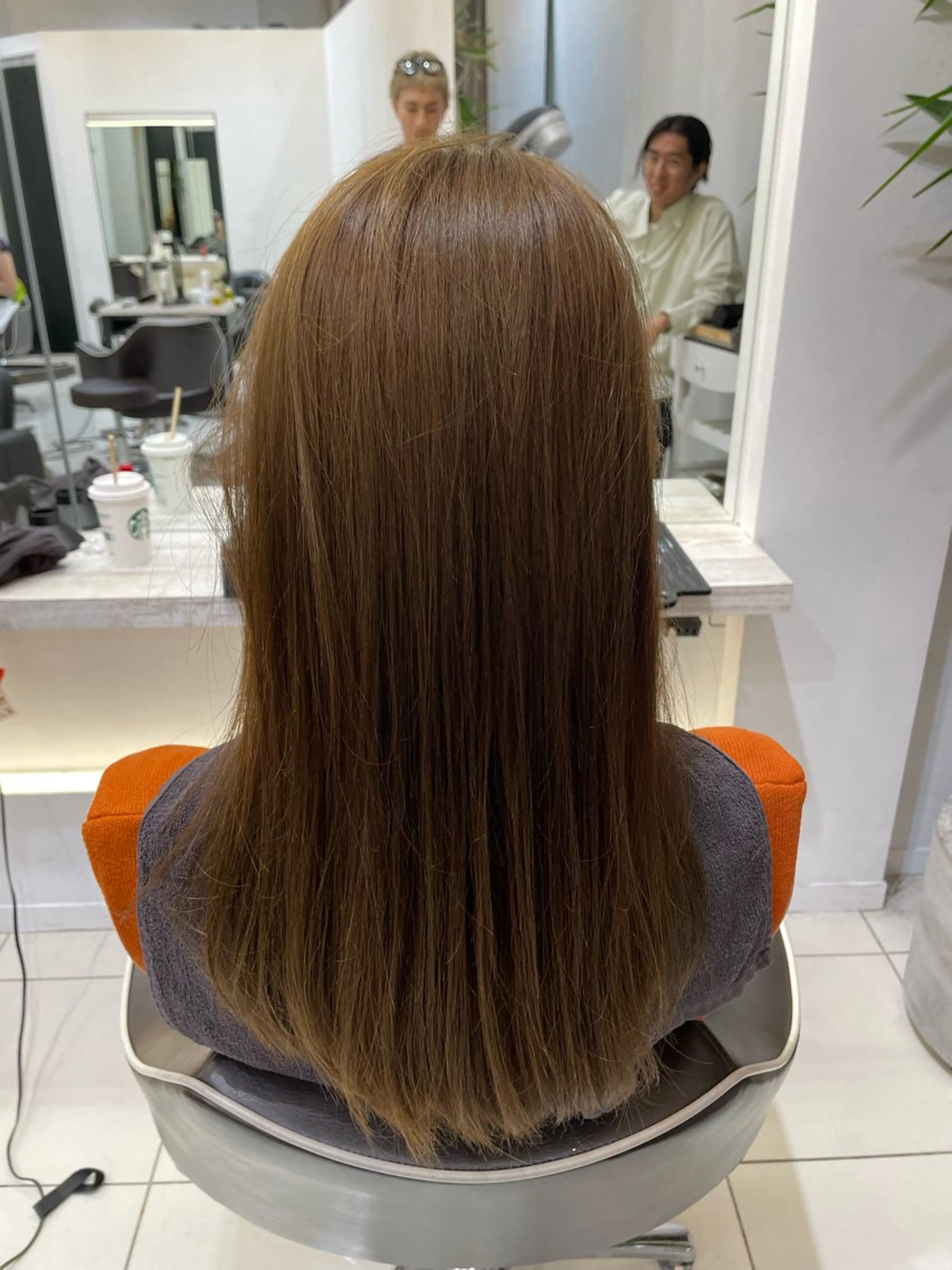 カラー りく　海外ヘアー オシャレのヘアスタイル