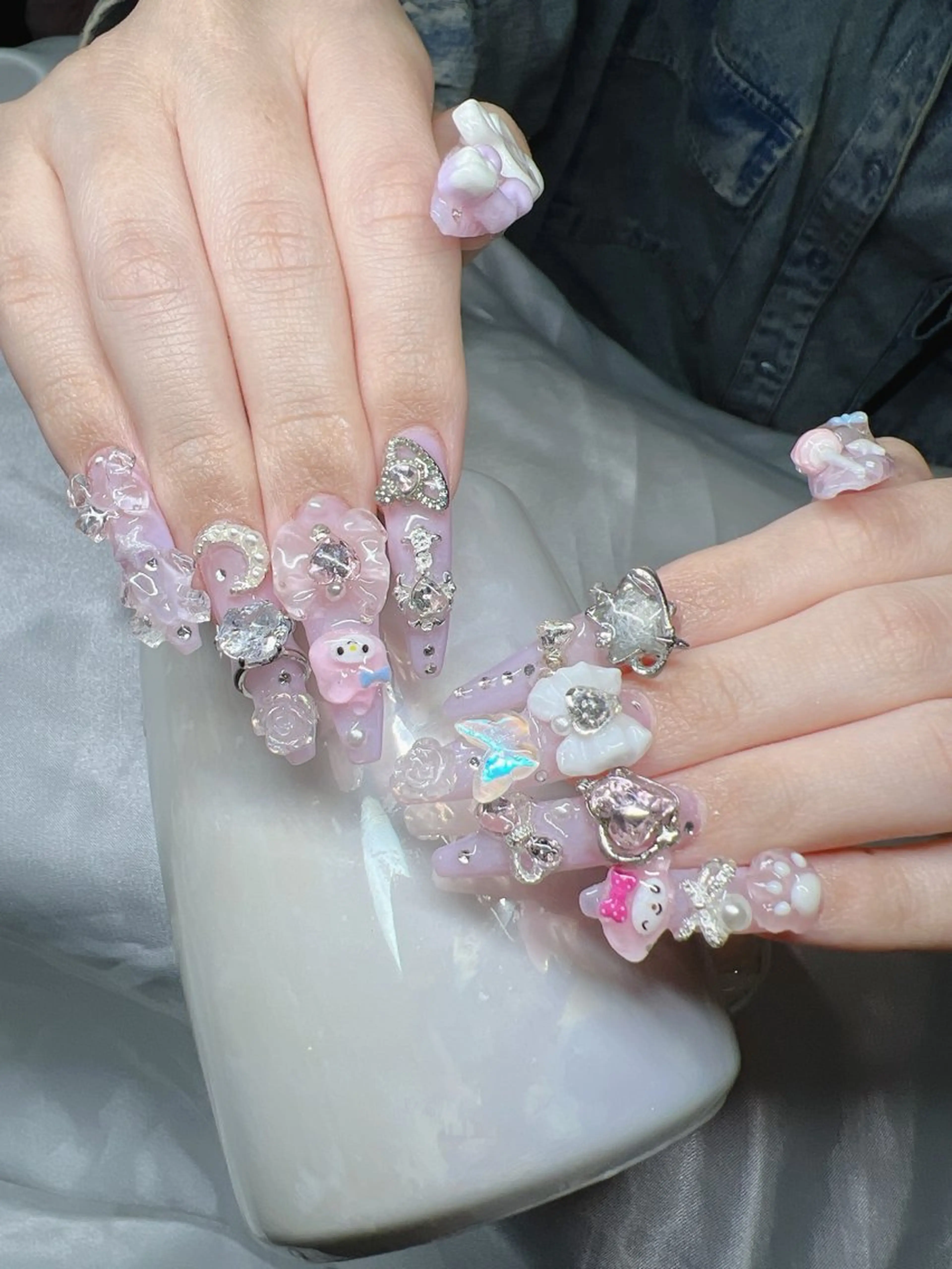 ネイル 長さ出し グラデーション 卒業式 キラキラネイル マグネットネイル Lee Nailsのネイルデザイン