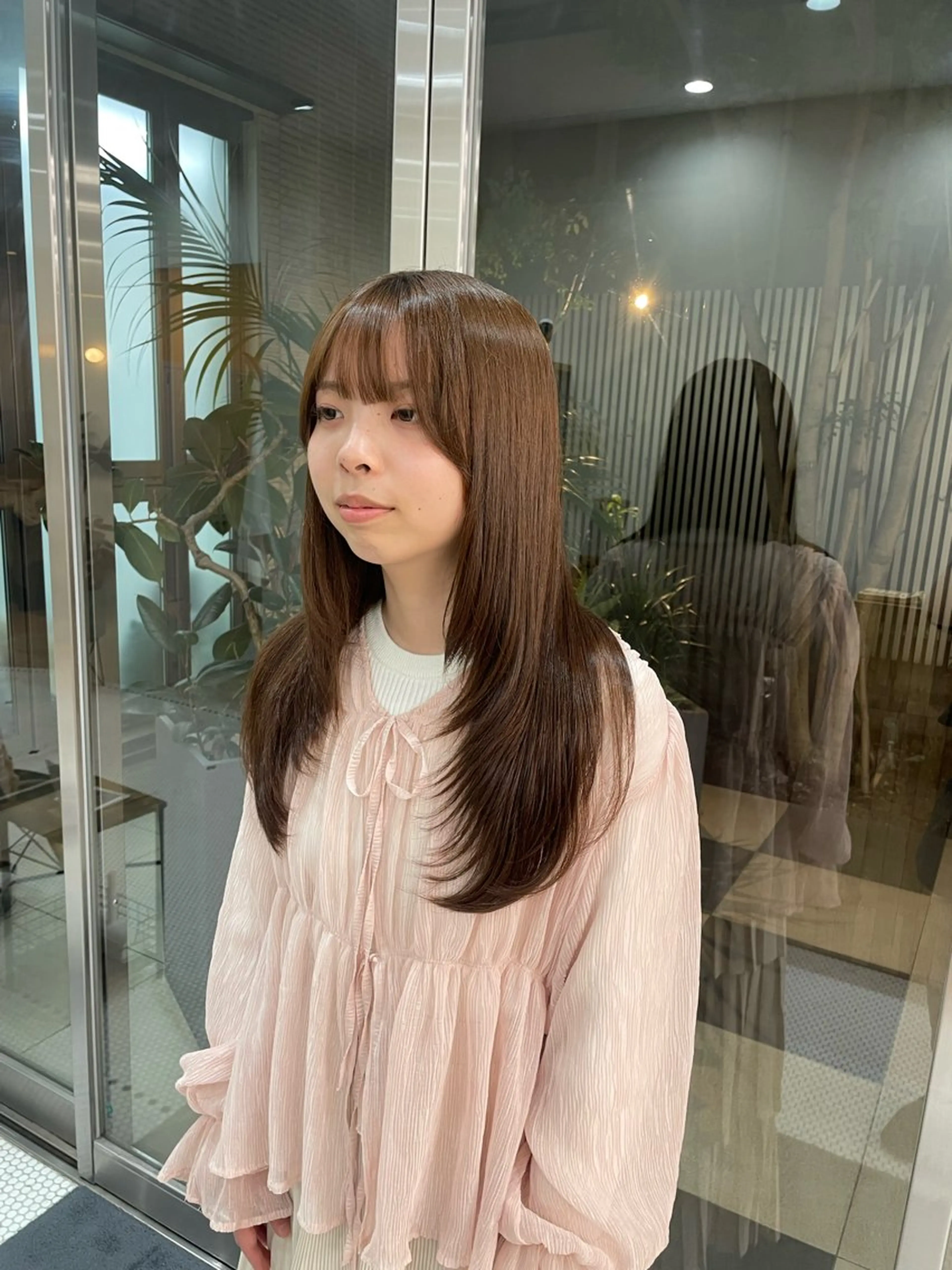 セミロング レイヤーカット 🌱 ブリーチ  はるかのヘアスタイル