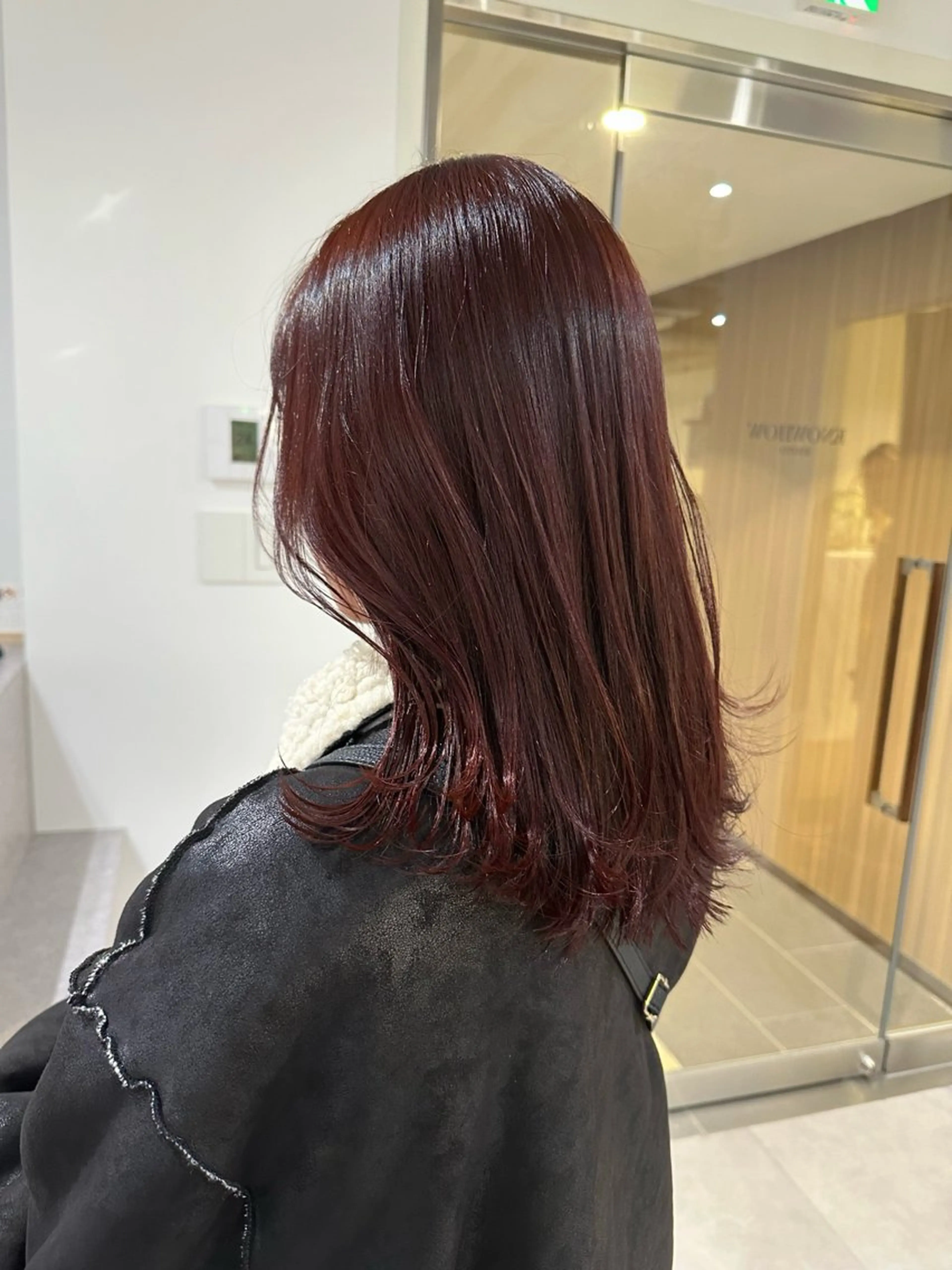 ミディアム カット ヘアカラー トリートメント アンニュイヘア/ 顔周りカット/眞弓萌のヘアスタイル