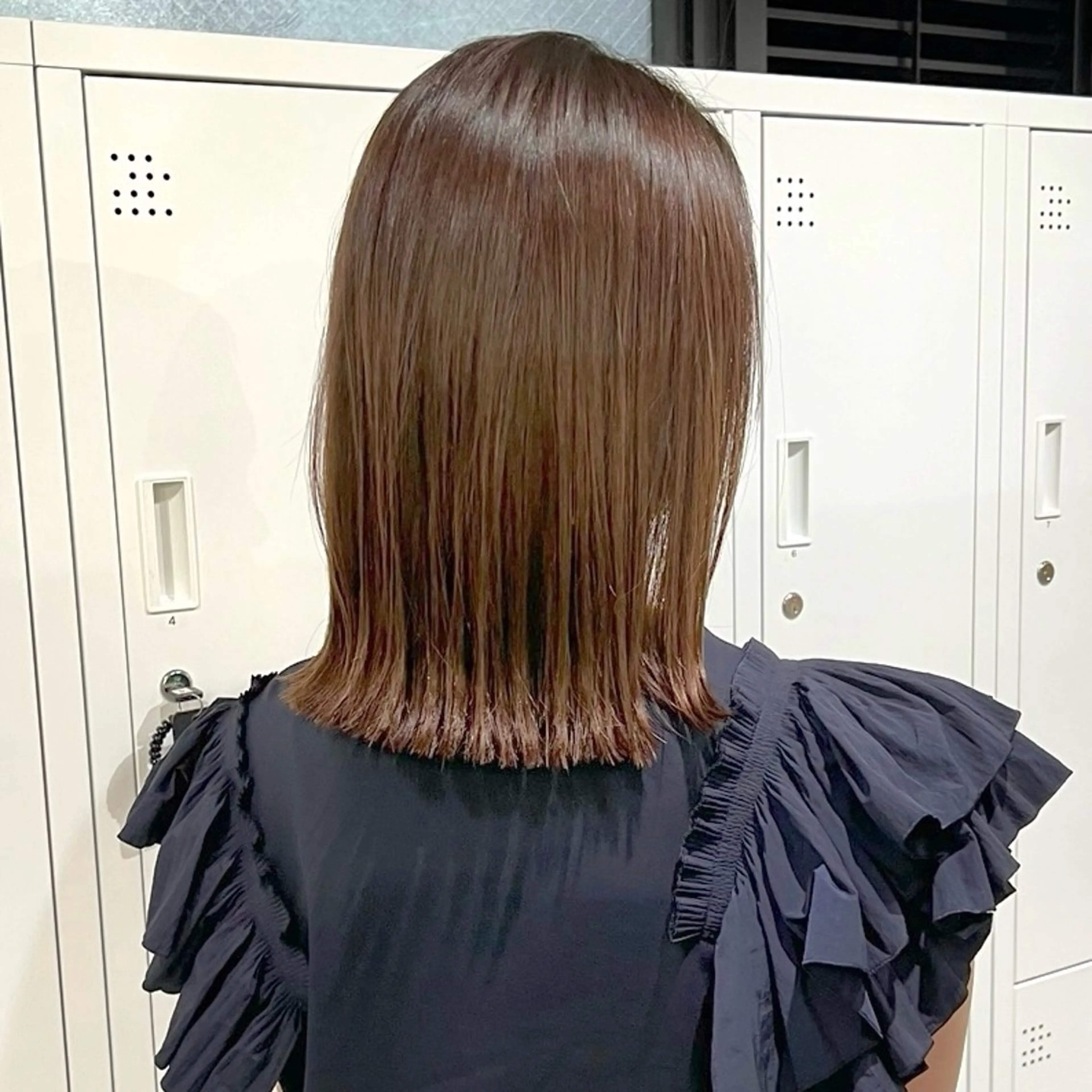 ミディアム カラー 切りっぱなしボブ アッシュ ベージュカラー 透明感カラー ボブ カット ヘアカラー パーマ ナチュラルヘア/ 似合わせ/三宅 昌太のヘアスタイル