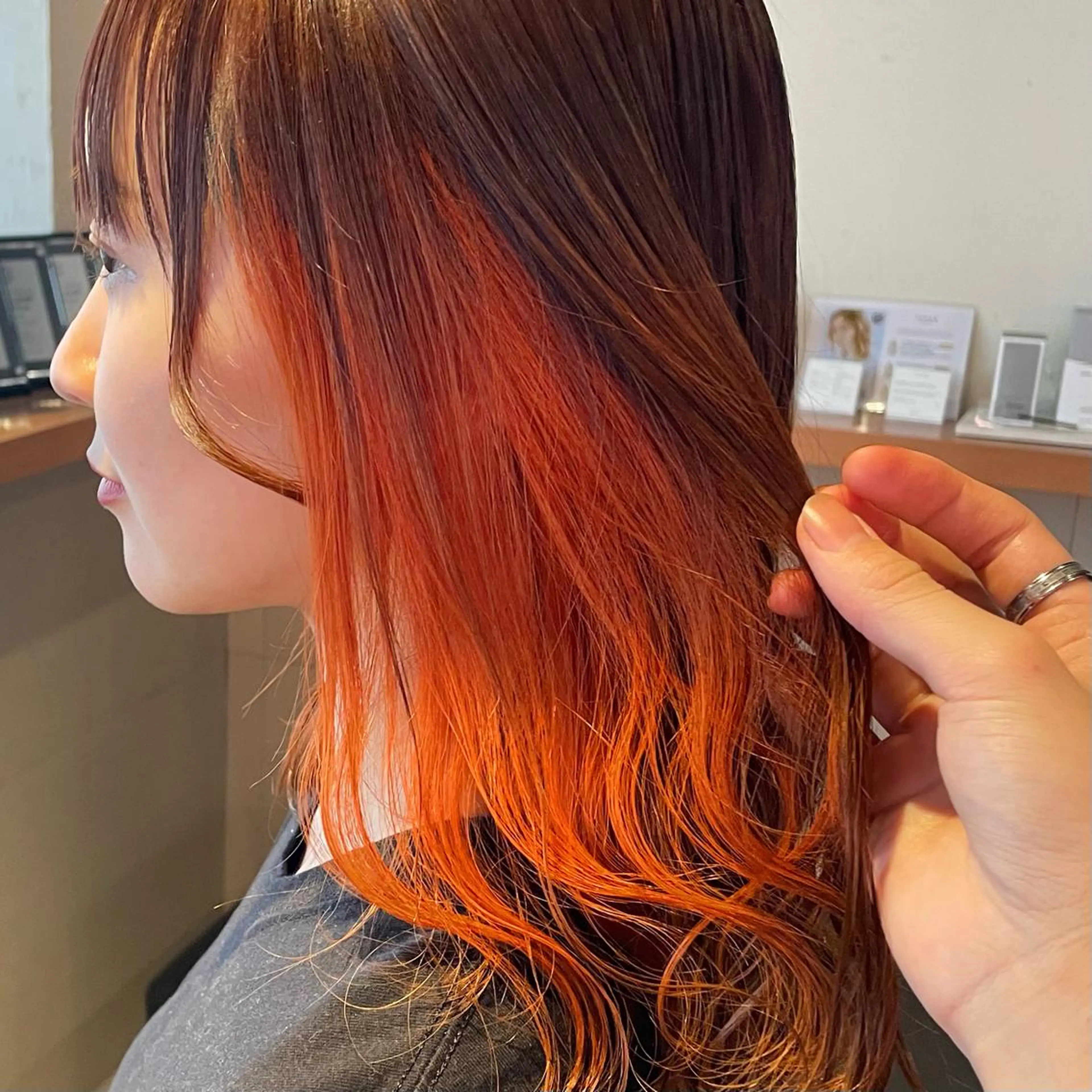 ミディアム カラー イヤリングカラー 🐺ウルフオタク🐺 ハイトーン/moeのヘアスタイル