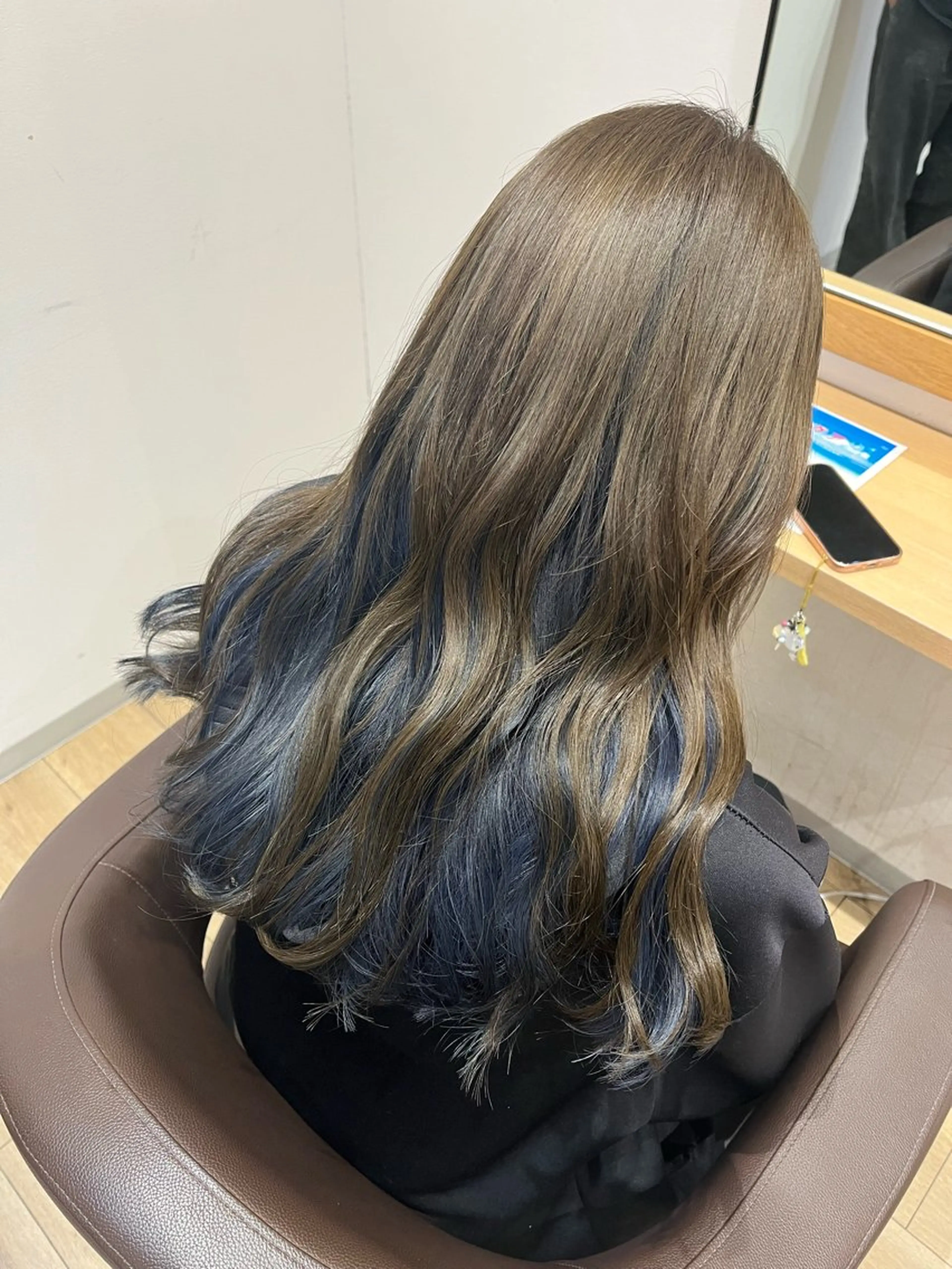 セミロング カラー デザインカラー ヘアカラー Chere 金剛店 髙木翌のヘアスタイル