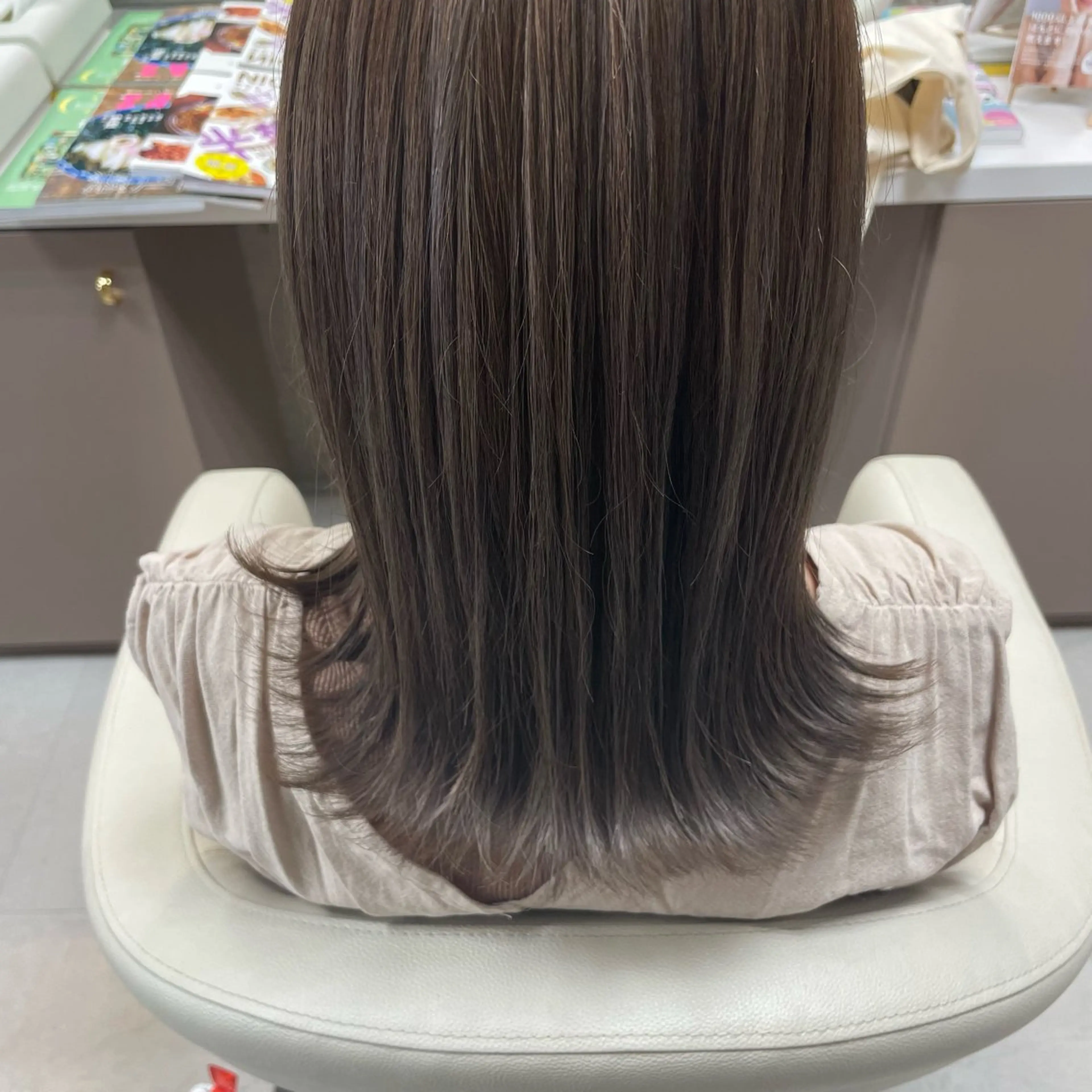 ミディアム カラー カット ヘアカラー トリートメント 坂本 沙也加のヘアスタイル