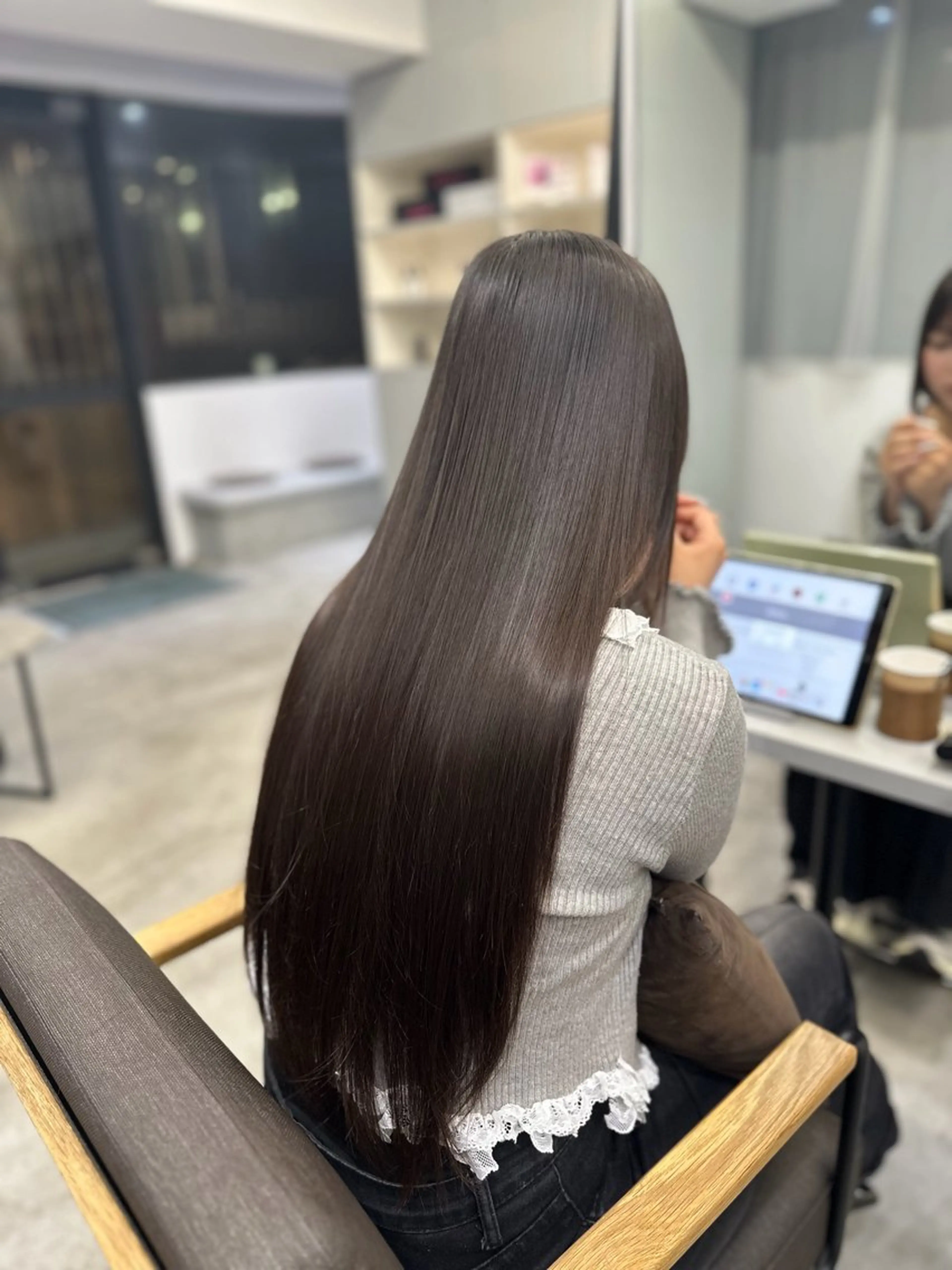 ロング 縮毛矯正 絶対綺麗な暖色カラー 🎯あります✨増渕✨のヘアスタイル