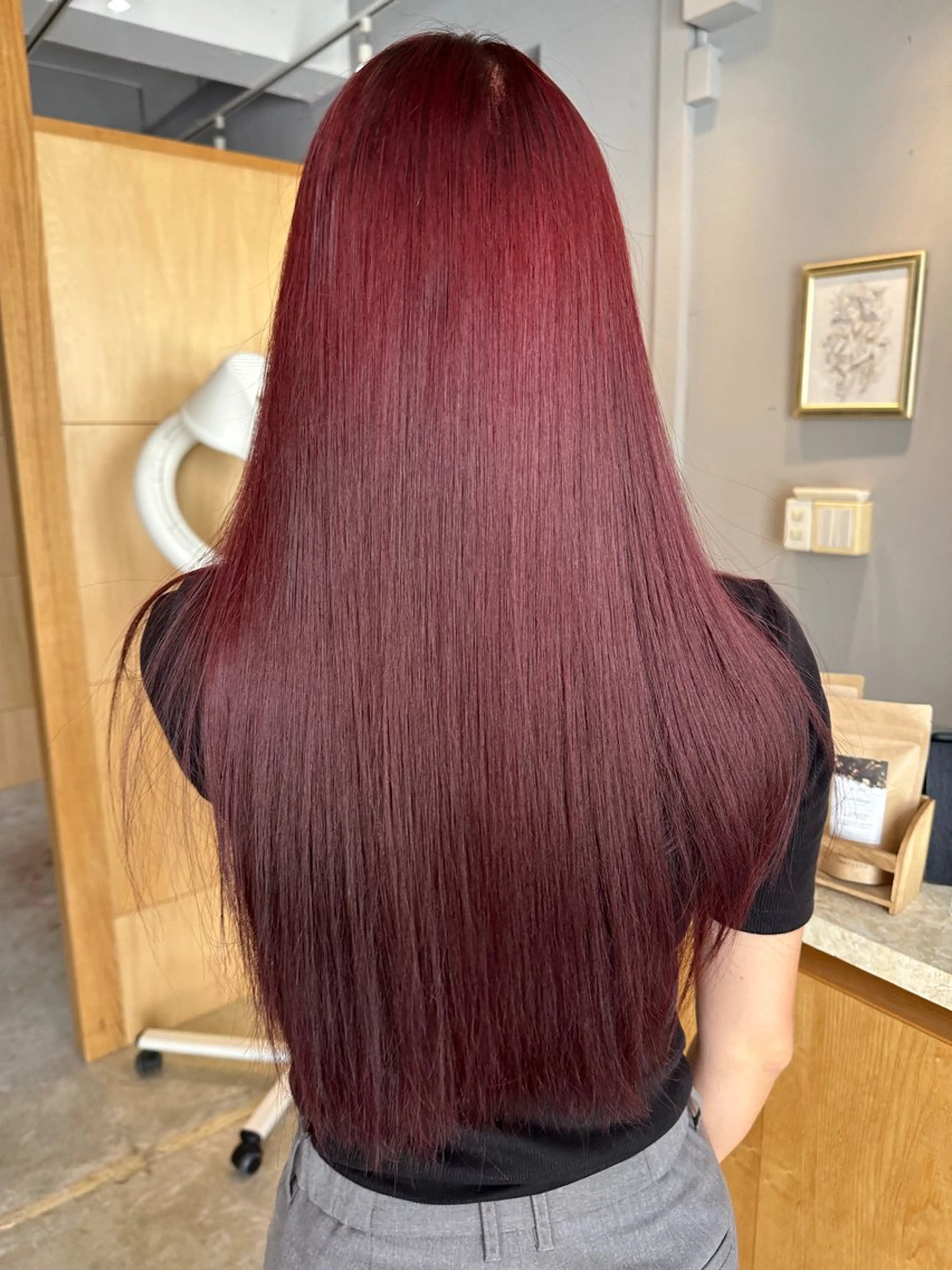 ミディアム miloc MOMOKAのヘアスタイル