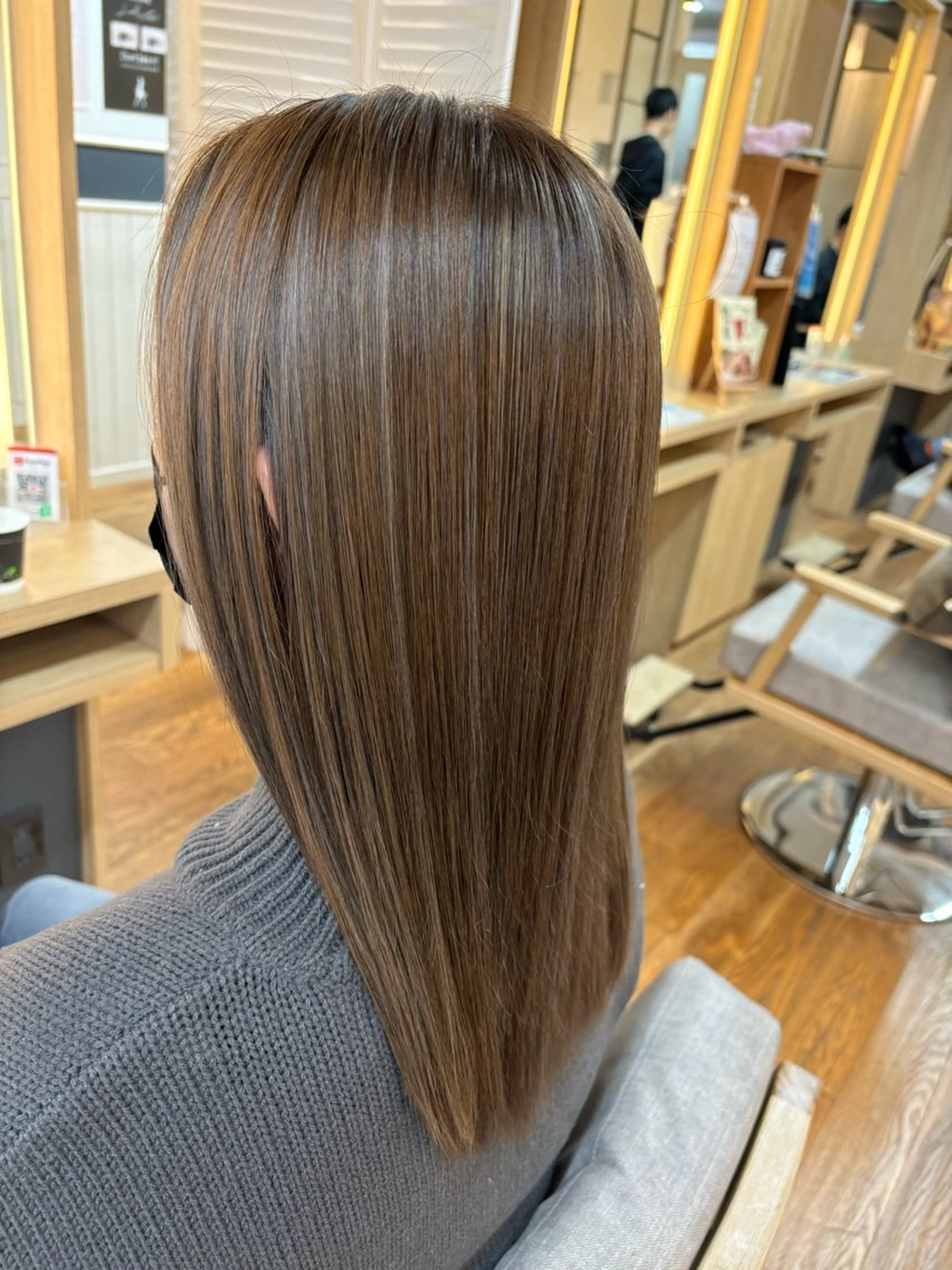 ミディアム カラー アッシュ ブリーチ 透明感カラー ハイライトカラー ハイライト ヘアカラー 韓国ヘア sasugaのヘアスタイル