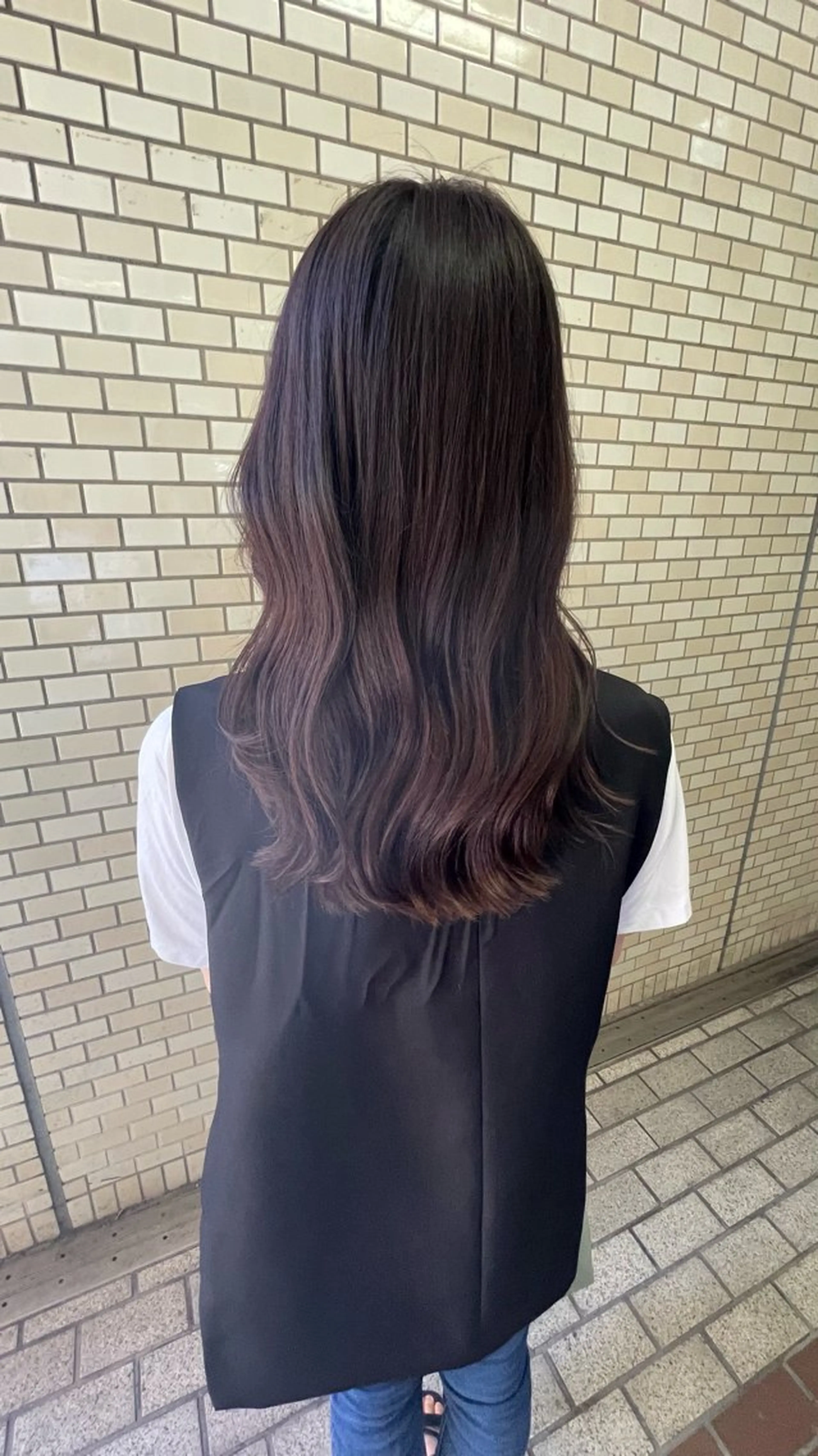 セミロング オバタ リコのヘアスタイル