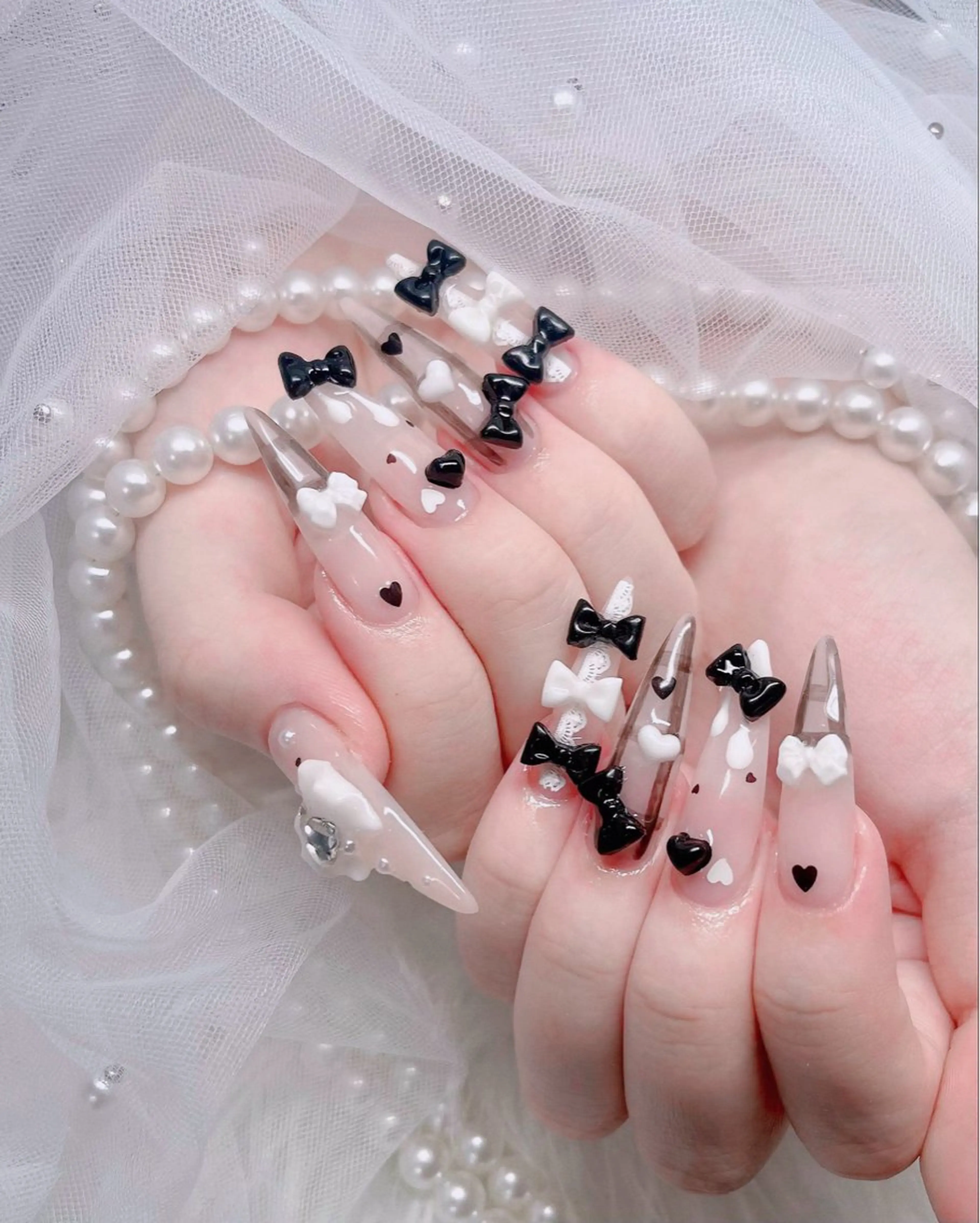 ネイル フレンチネイル ジェルネイル ガラスフレンチ ハロウィン ハート ハンドネイル H.baby Nail Salonのネイルデザイン