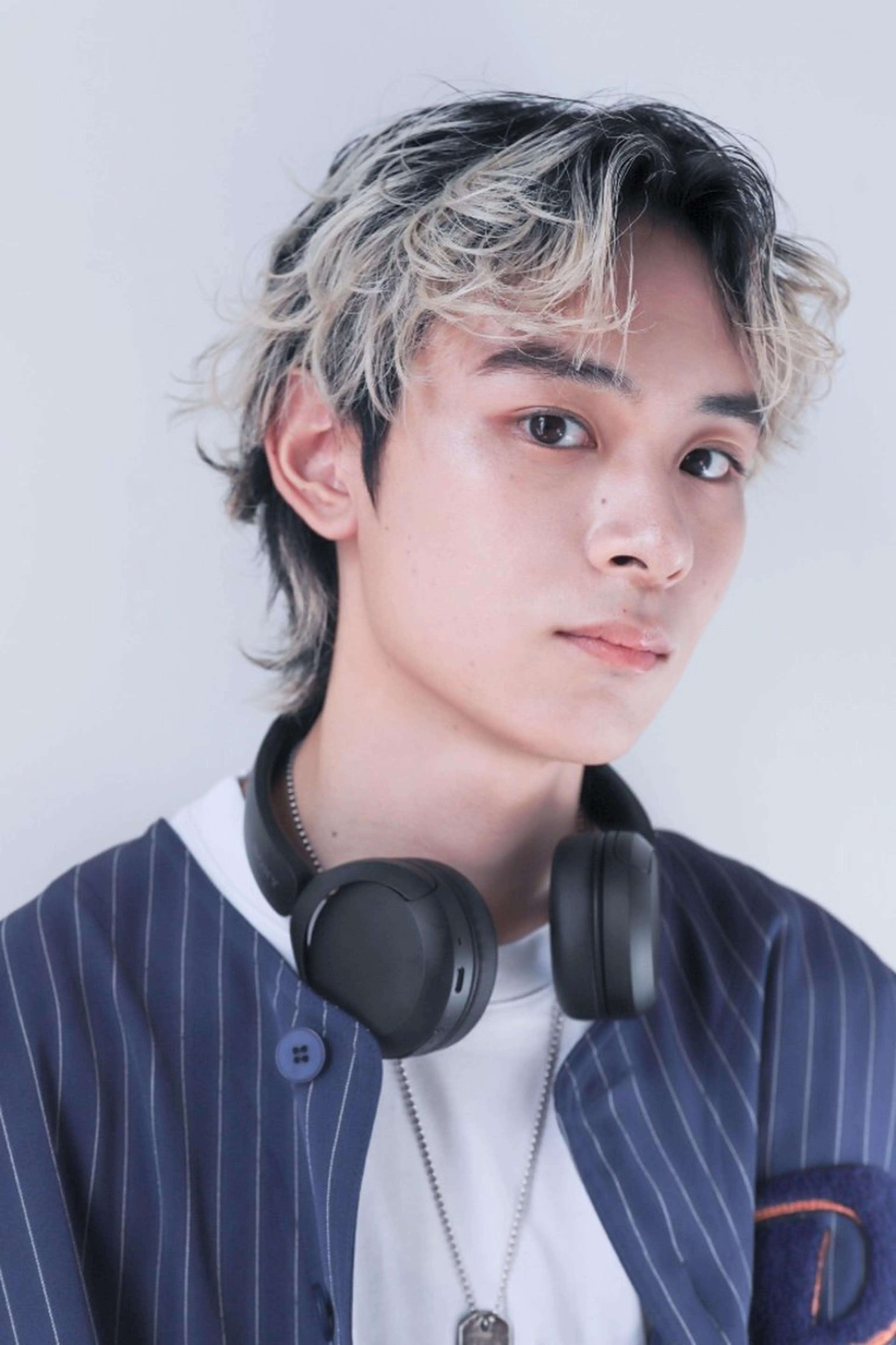 メンズ カラー ベージュカラー 透明感カラー ホワイトベージュ カット ヘアカラー トリートメント 韓国風メンズ/垢抜け /メイク男子/キャロのヘアスタイル