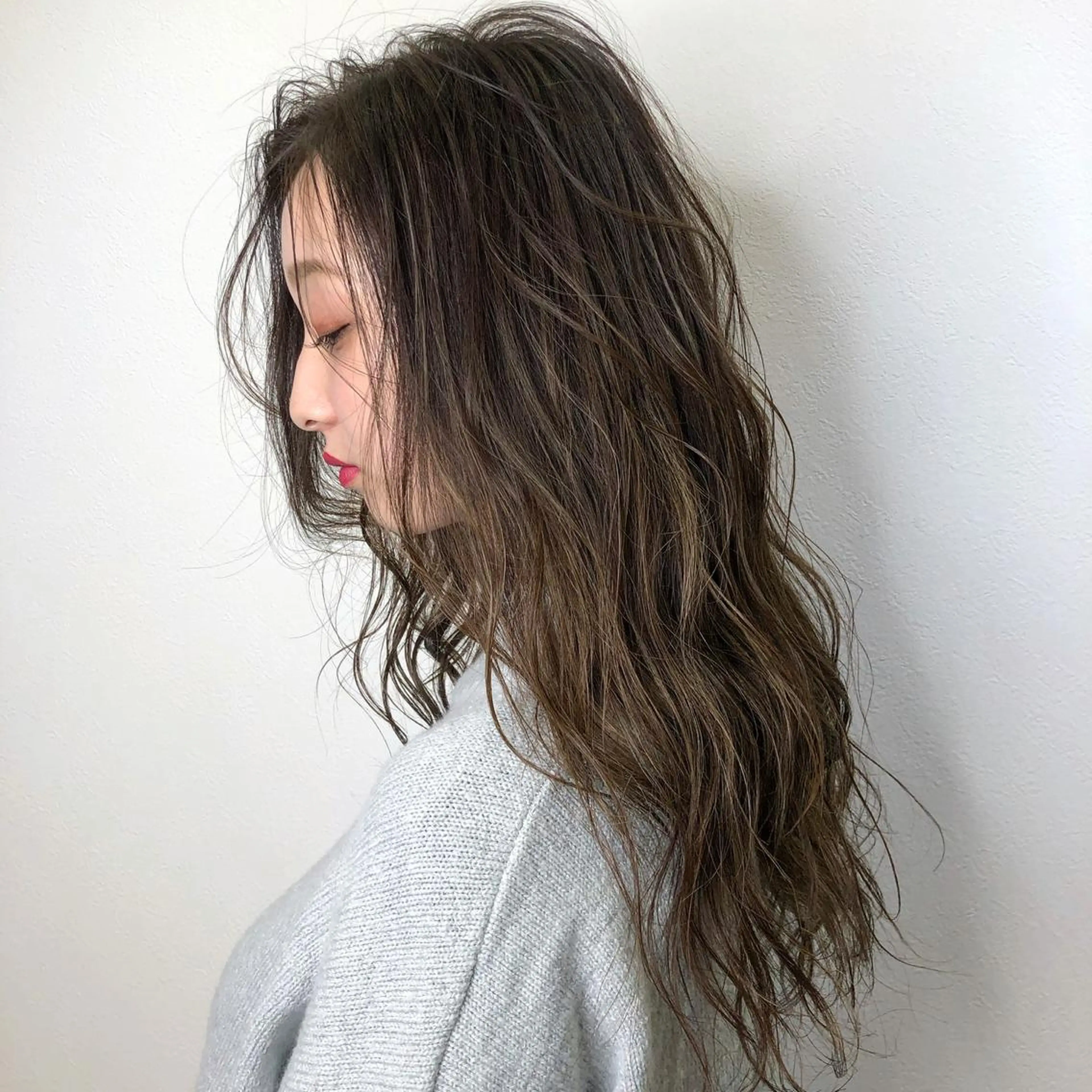 ロング カラー VIEWユリナ メイク/ カットのヘアスタイル