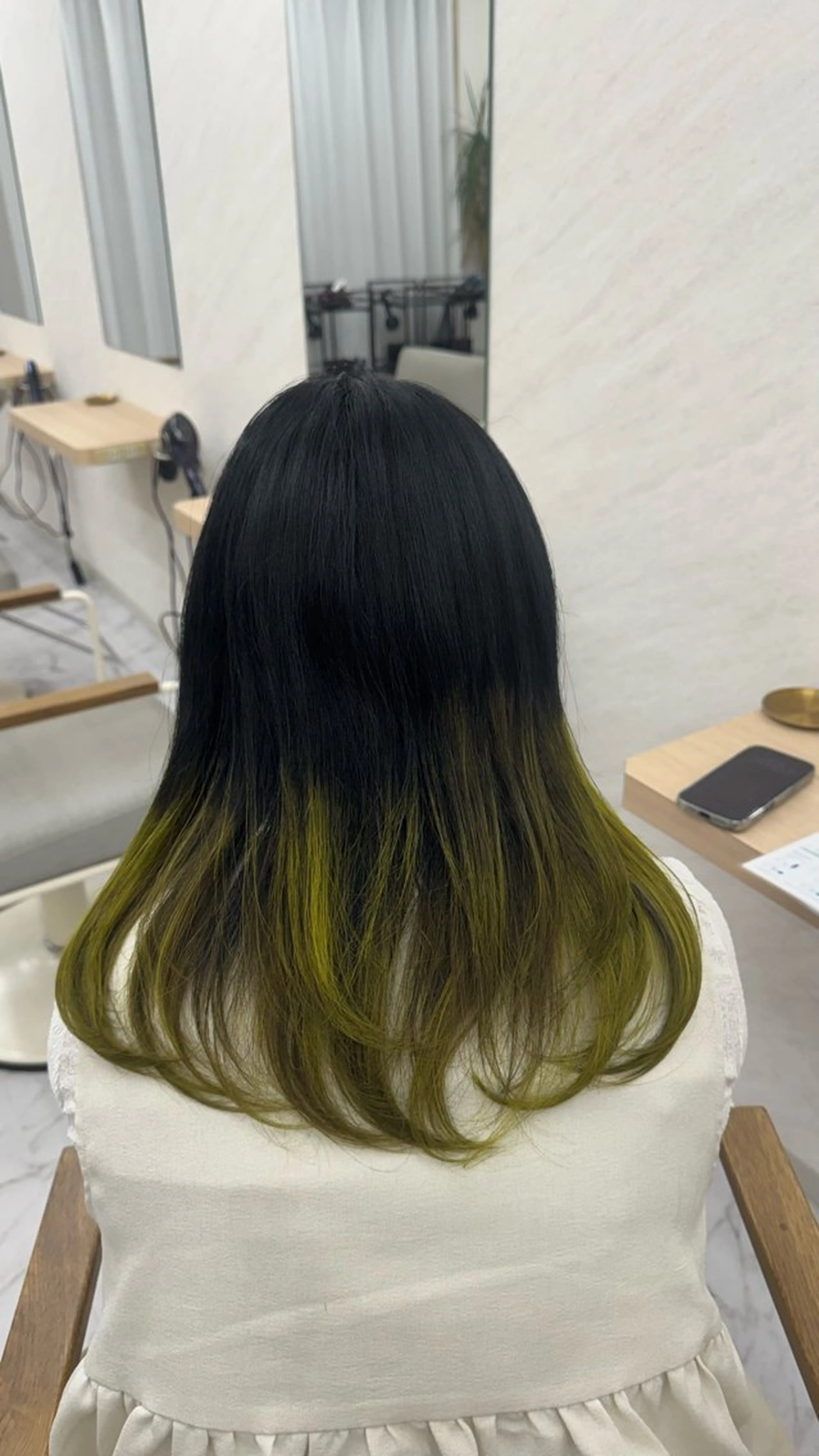 ミディアム カラー ヘアカラー 天野 真依子のヘアスタイル
