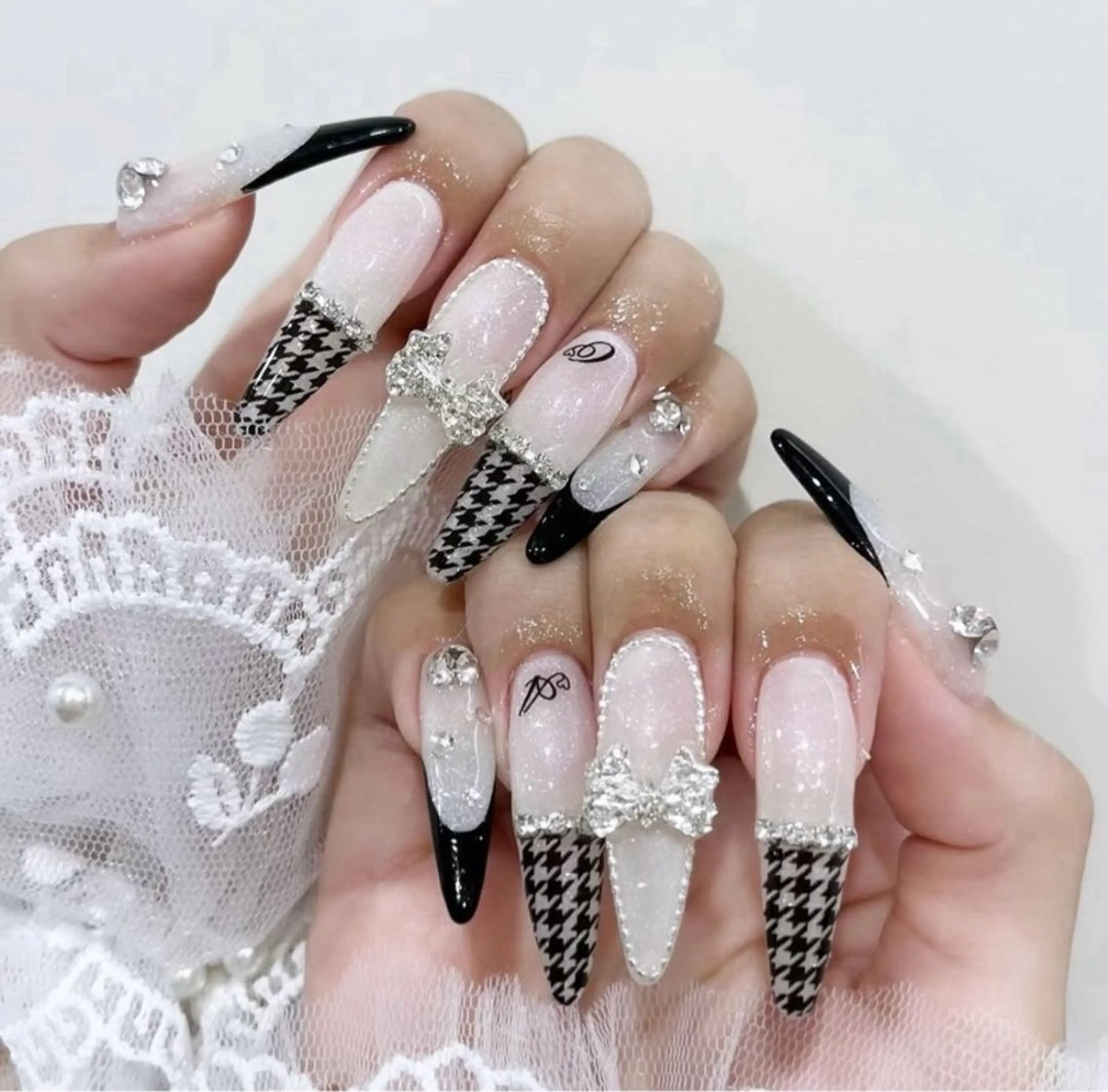 ネイル オーロラネイル チークネイル 長さ出し フットネイル フレンチネイル Lee Nails チップ長さだし専門店のネイルデザイン