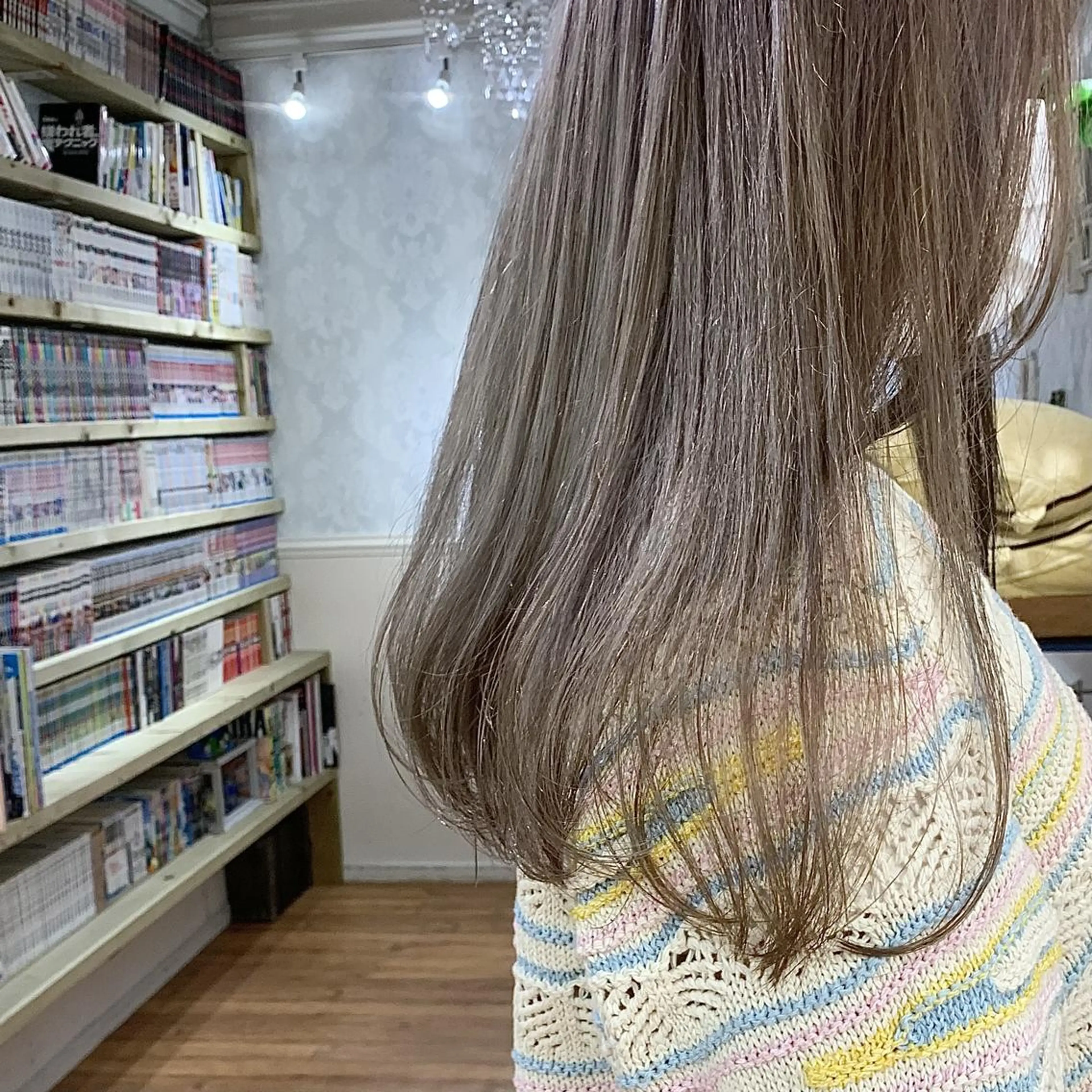 カラー セミロング ブリーチ ハイトーンカラー トリートメント 🌱小顔魅せショート 髪質改善カラー/泉綺のヘアスタイル