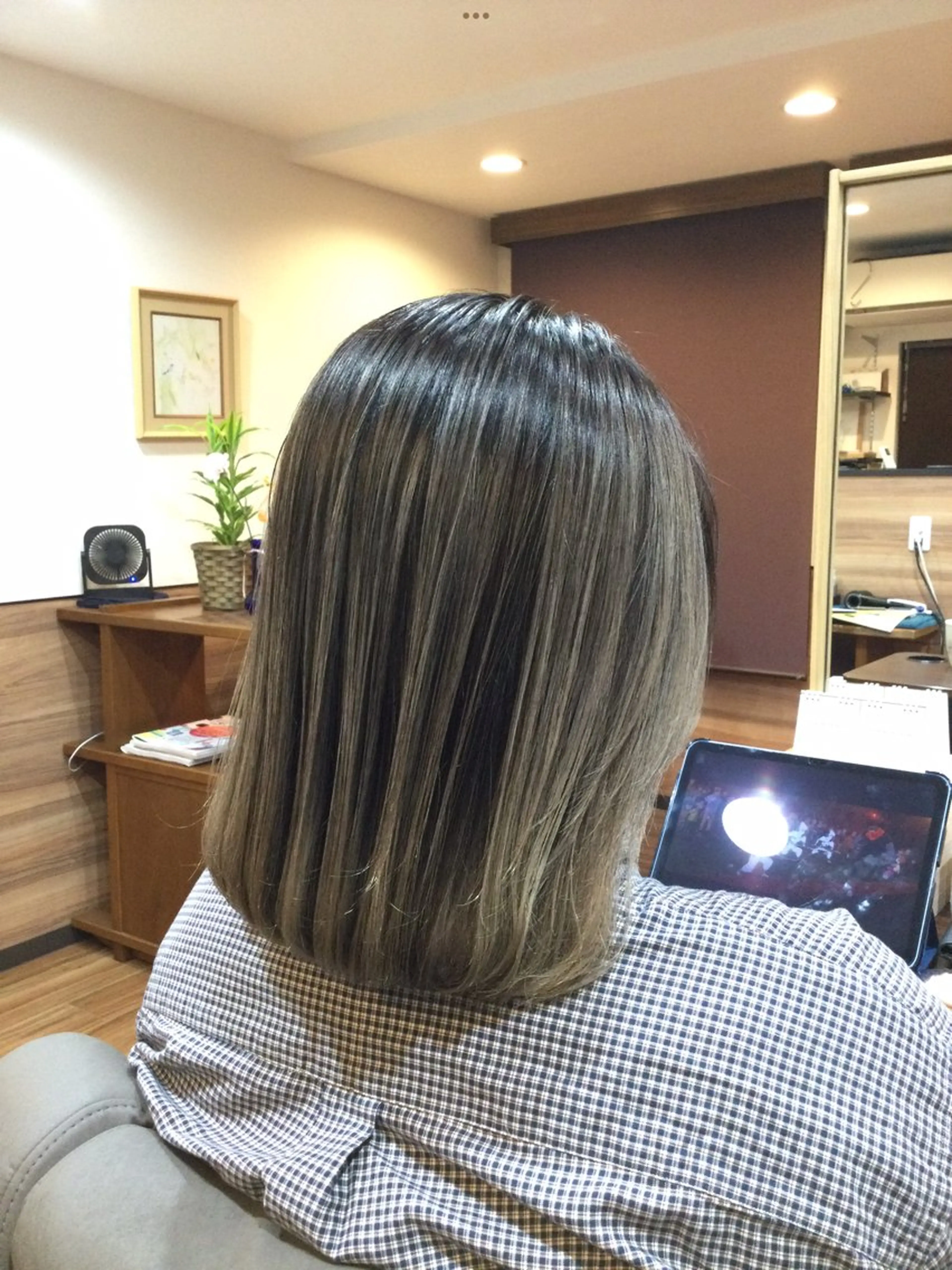 ミディアム Annon プライベートサロンのヘアスタイル