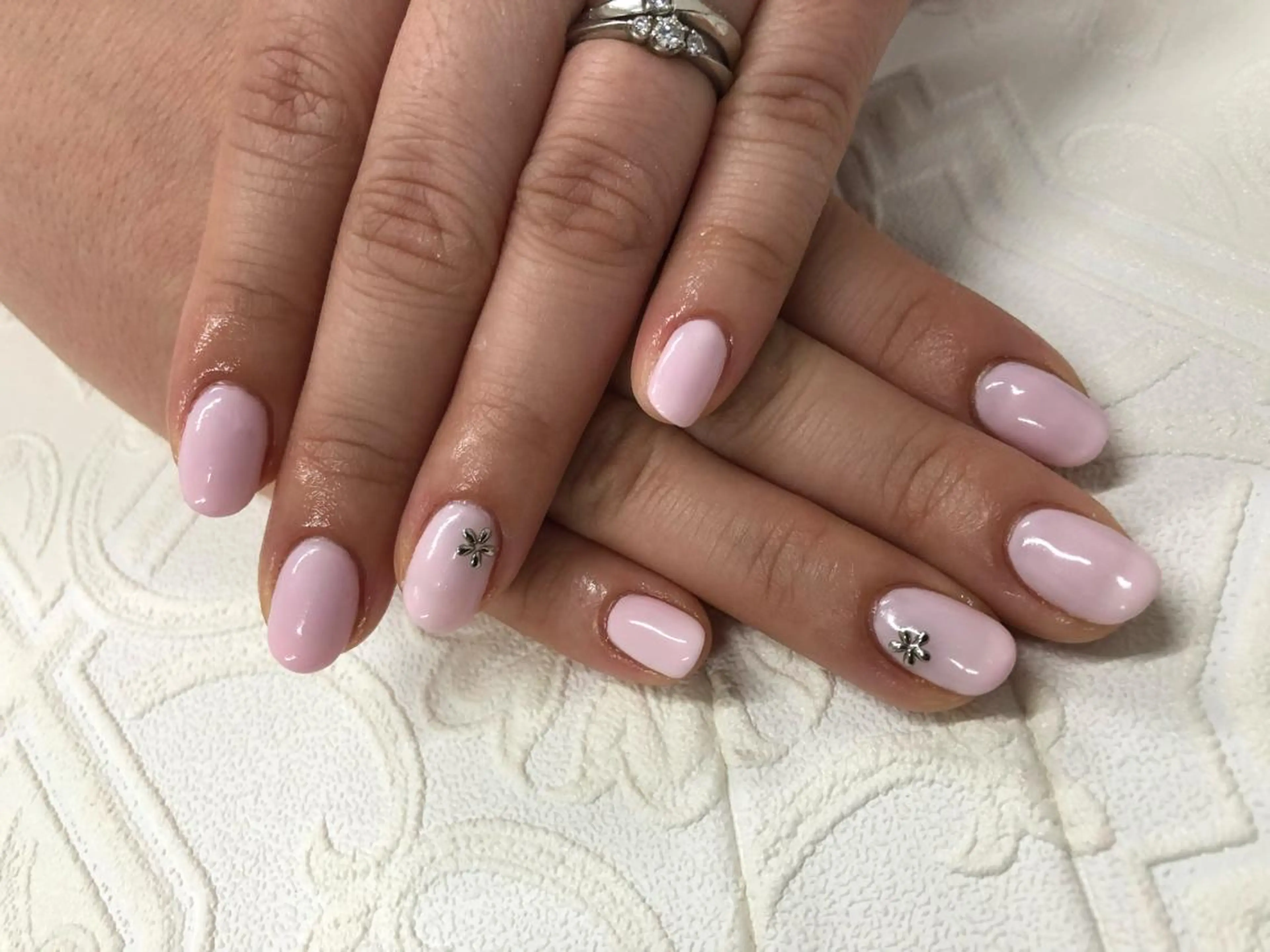 ネイル ジェルネイル シルバー Embellir ♡鏡味のその他イメージ