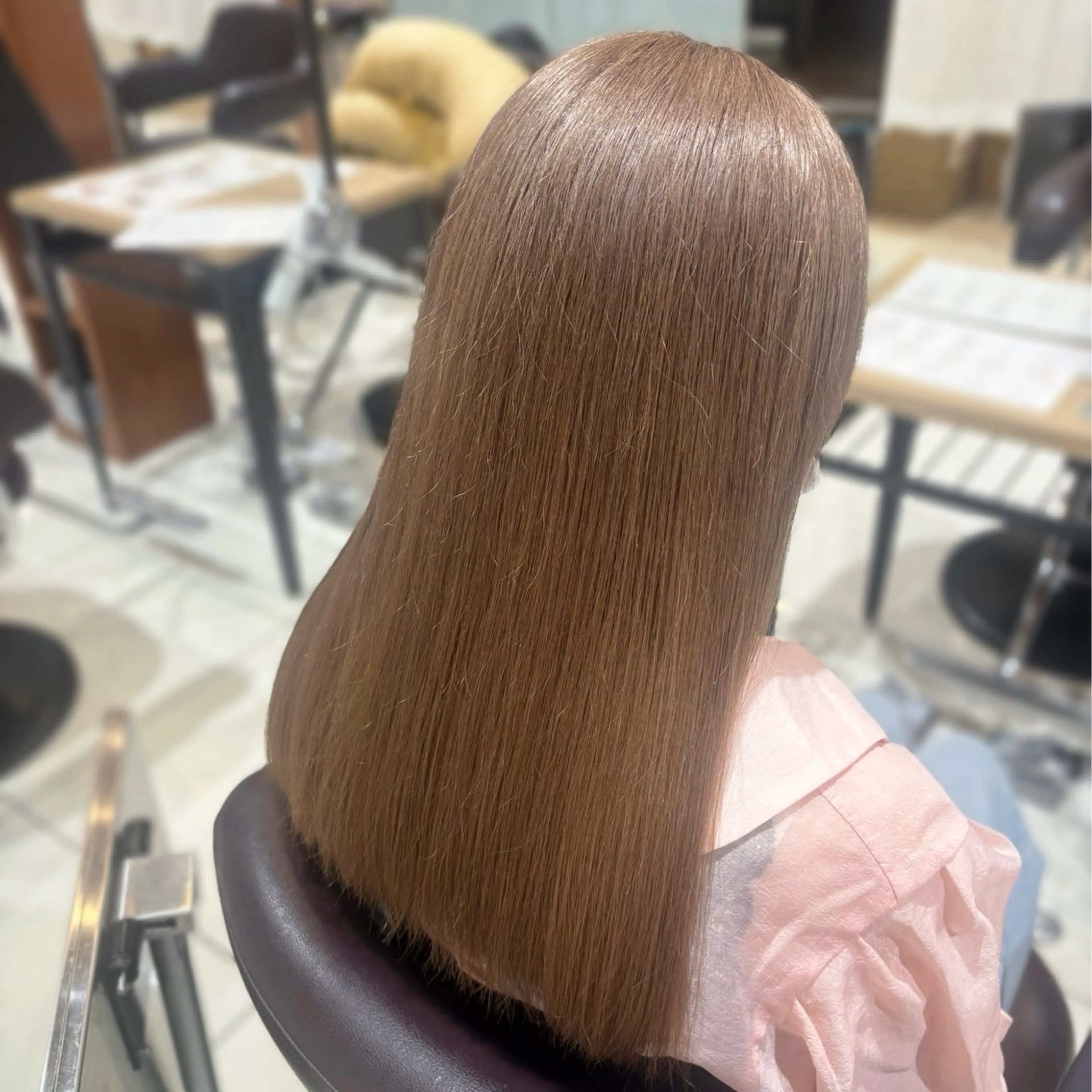 セミロング カラー ヘアカラー トリートメント 伊藤 綾のヘアスタイル