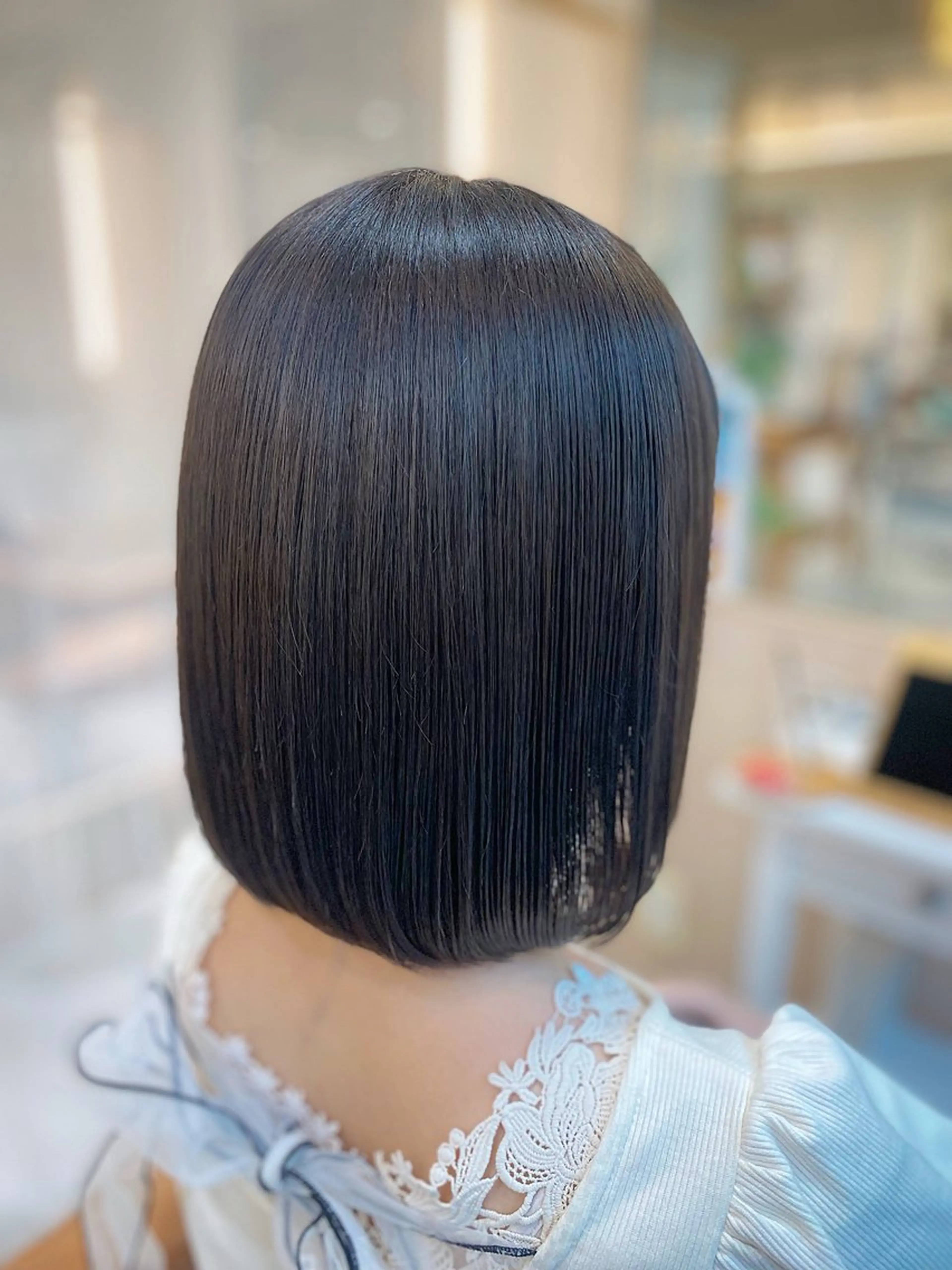 ミディアム カラー ボブ anvie 森本月和早のヘアスタイル