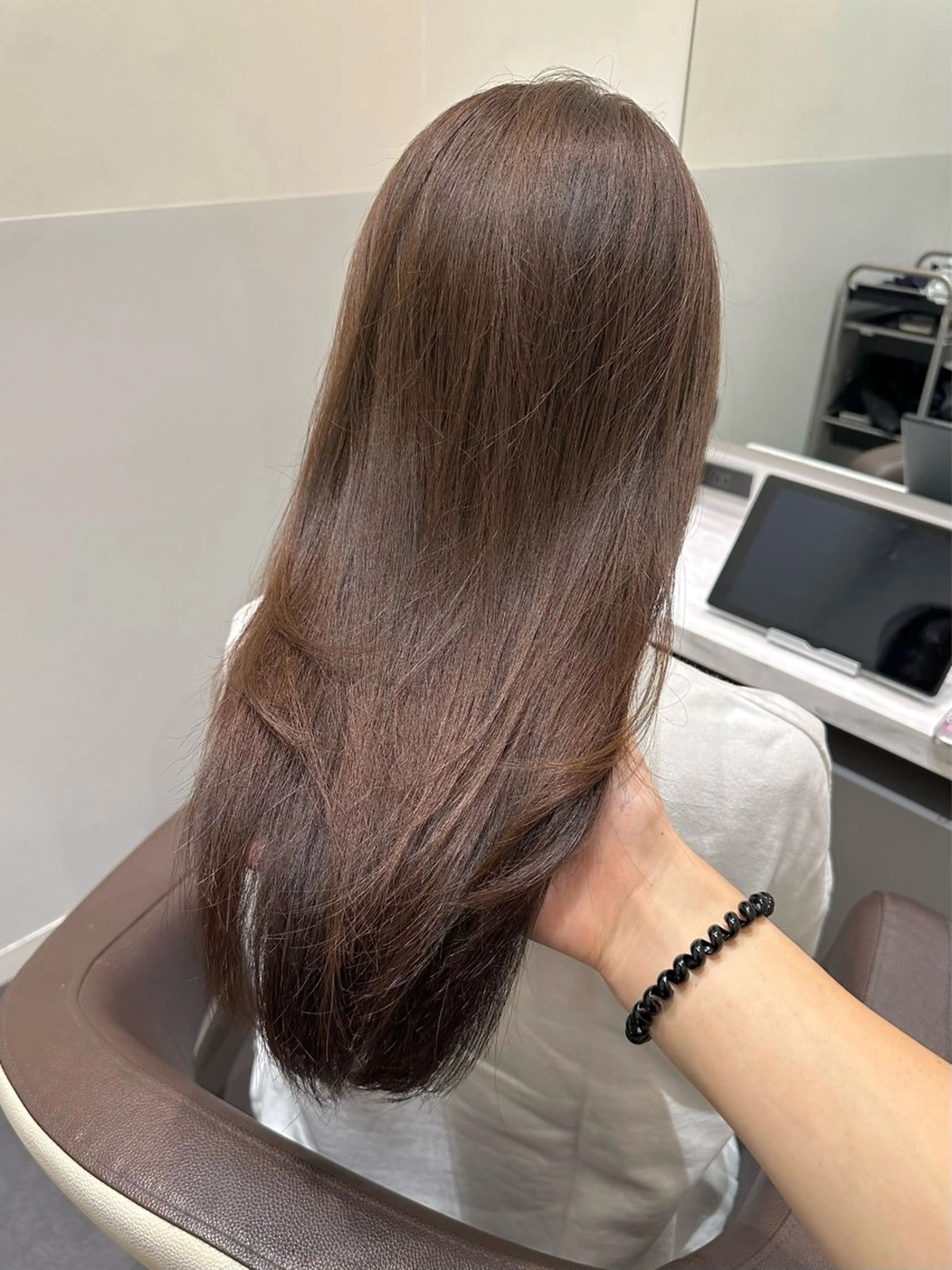 ロング カラー ベージュカラー ブリーチ ブリーチなしカラー 矢野 晃平のヘアスタイル