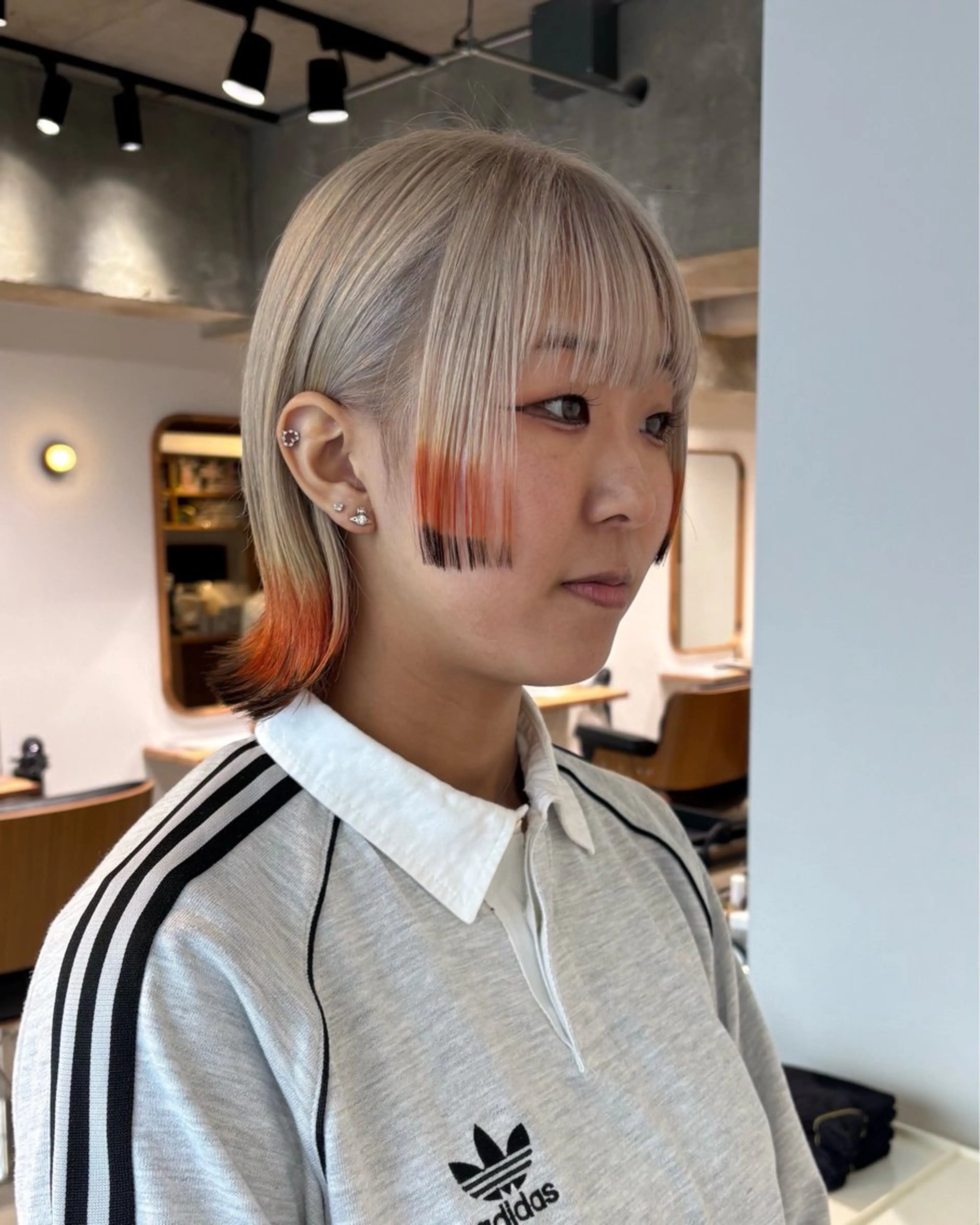 ミディアム カラー ブリーチ ブロンド 狐カラー ハイトーンカラー ホワイトブロンド ヘアカラー パ ルのヘアスタイル