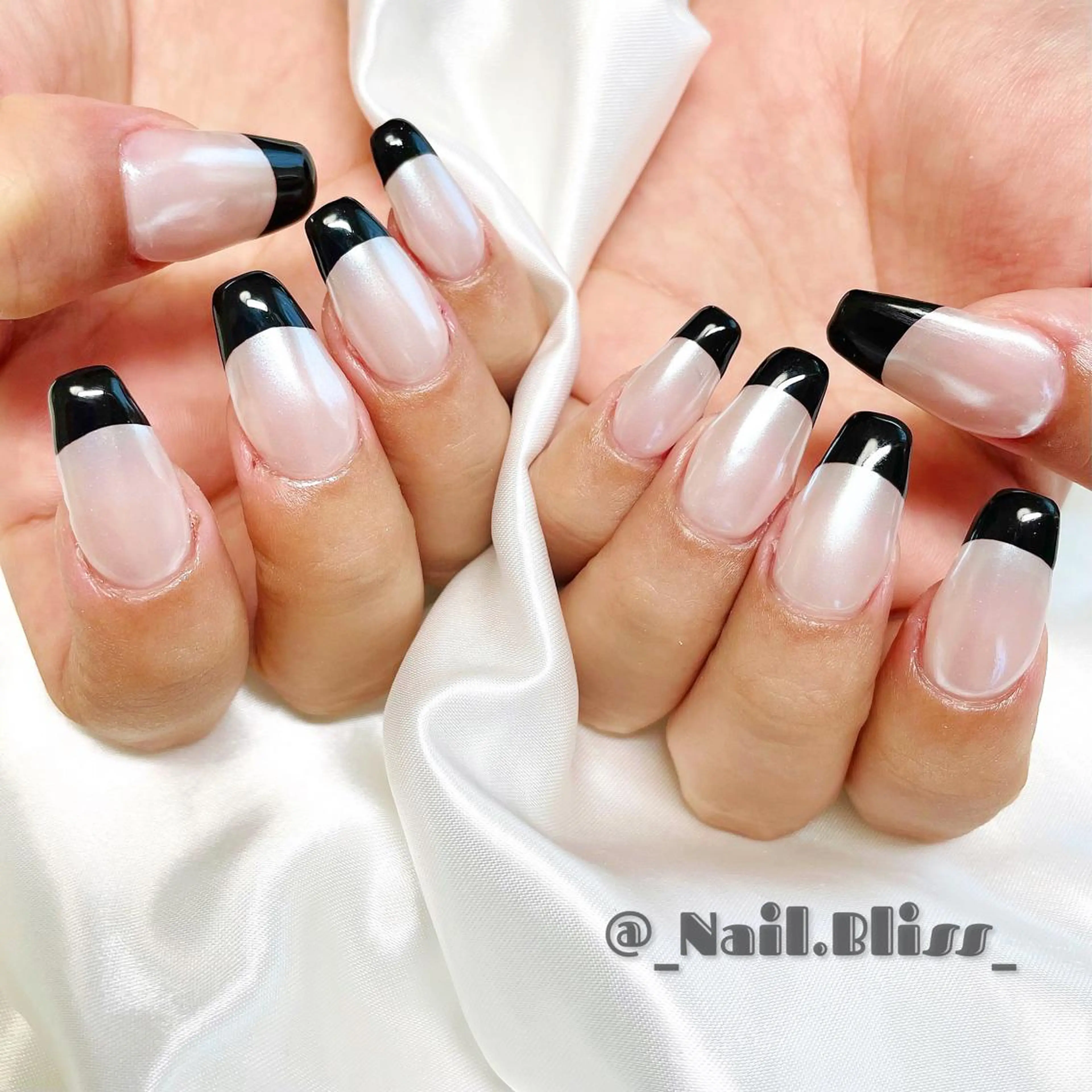 ネイル オーロラネイル ハンドネイル NAIL BLISSのネイルデザイン