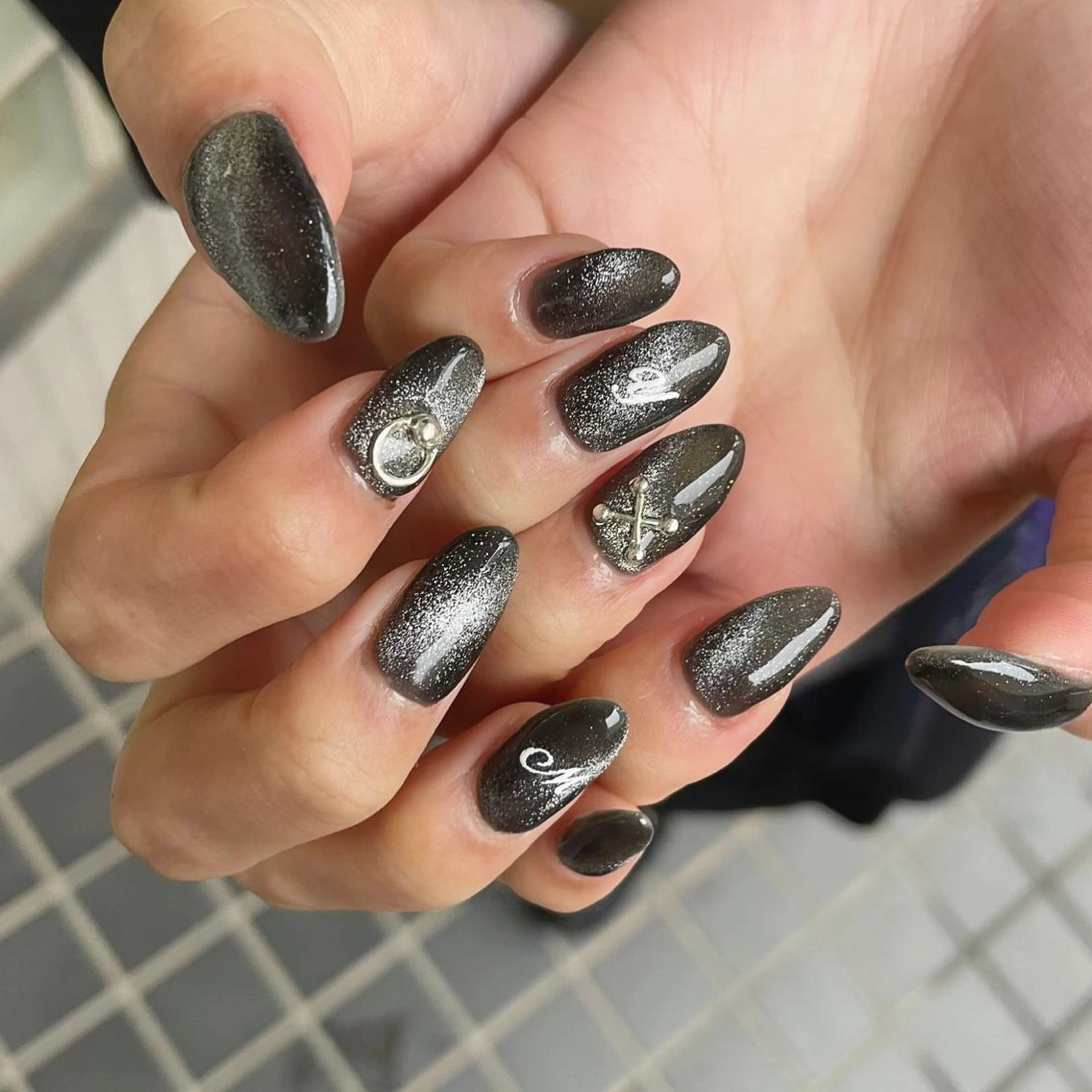 ネイル マグネットネイル 中牟田 彩水のネイルデザイン