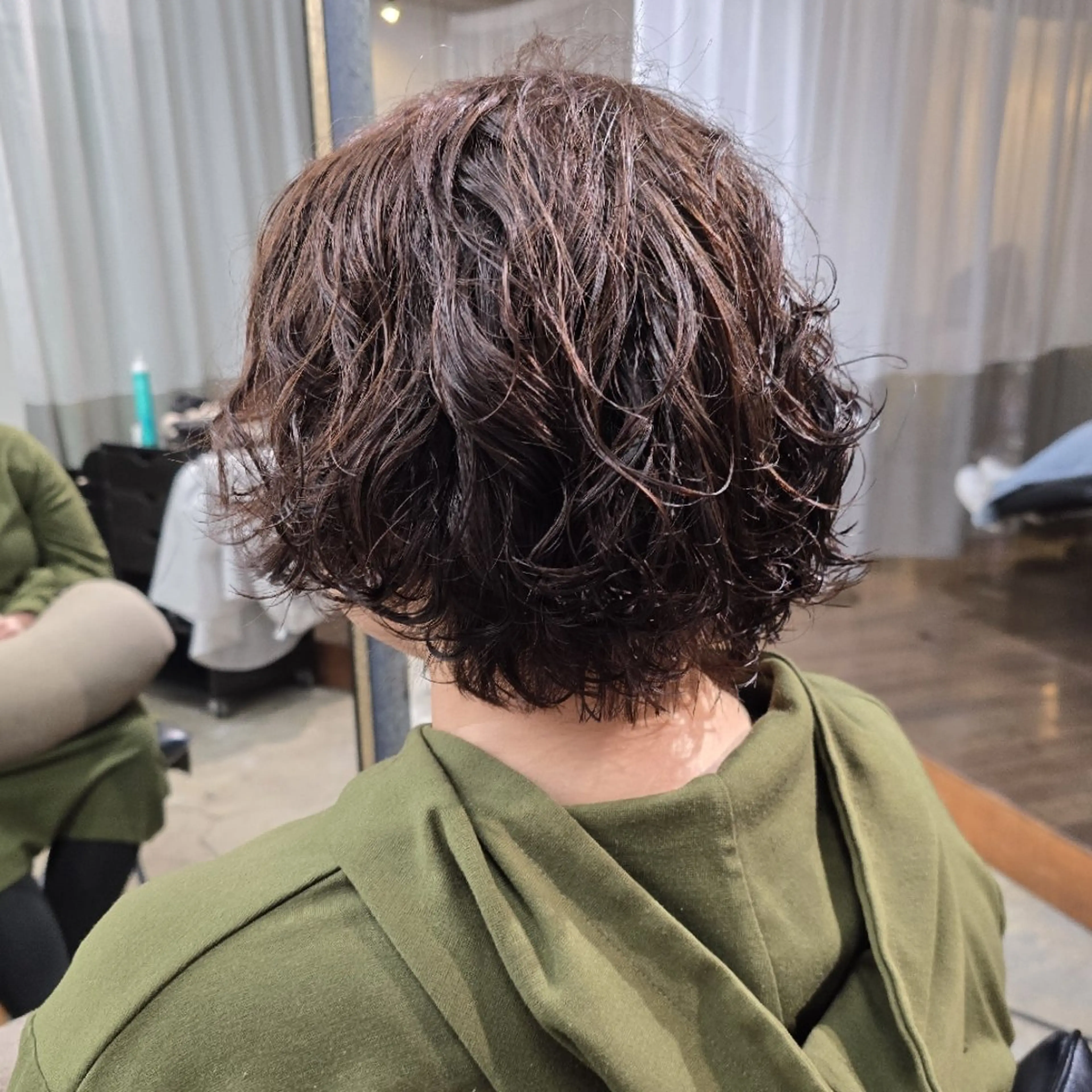 ショート パーマ ハヤシ マユ ✂ 府中美容室のヘアスタイル