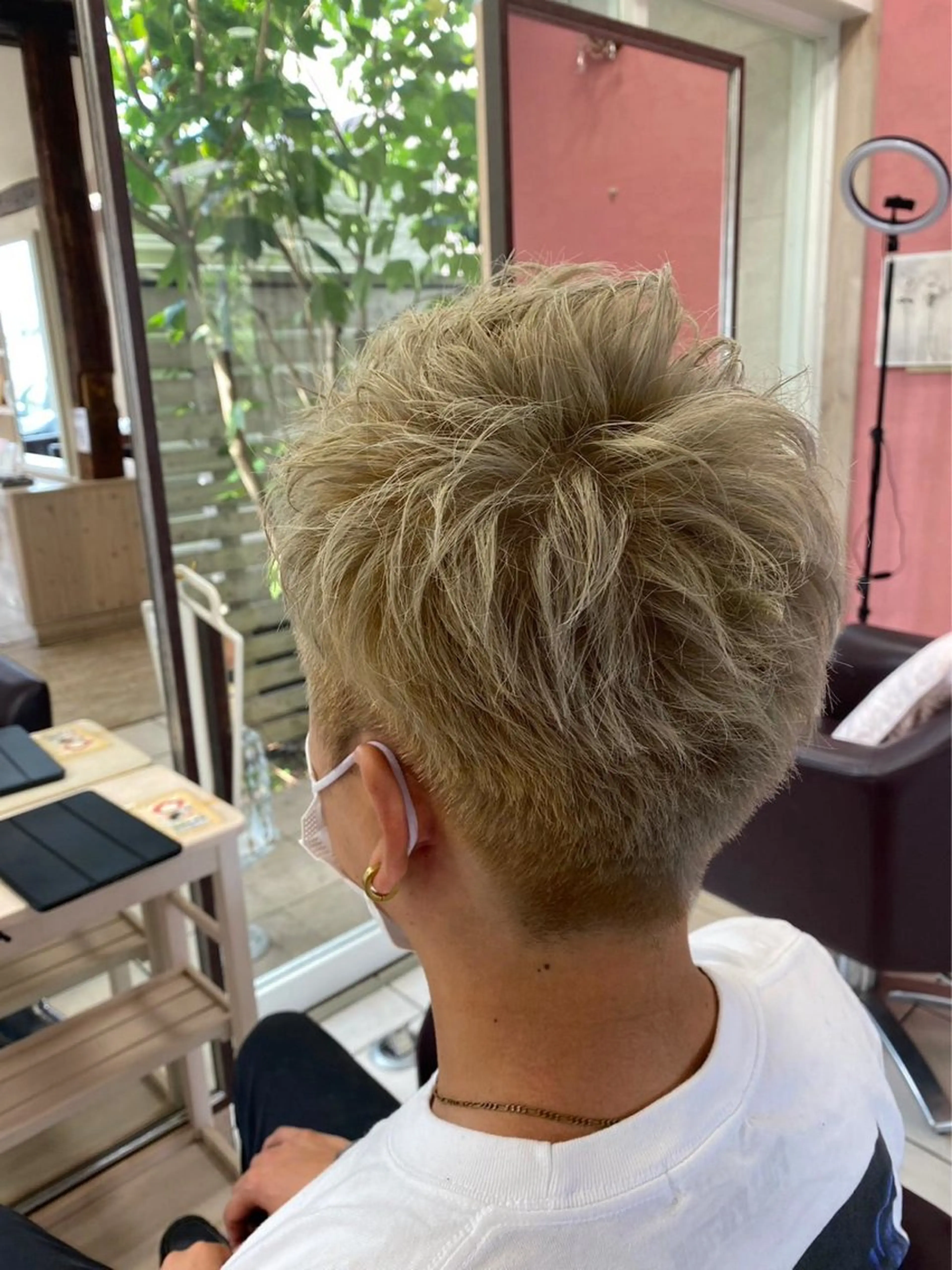 ショート カラー メンズ 佐藤 萌世のヘアスタイル