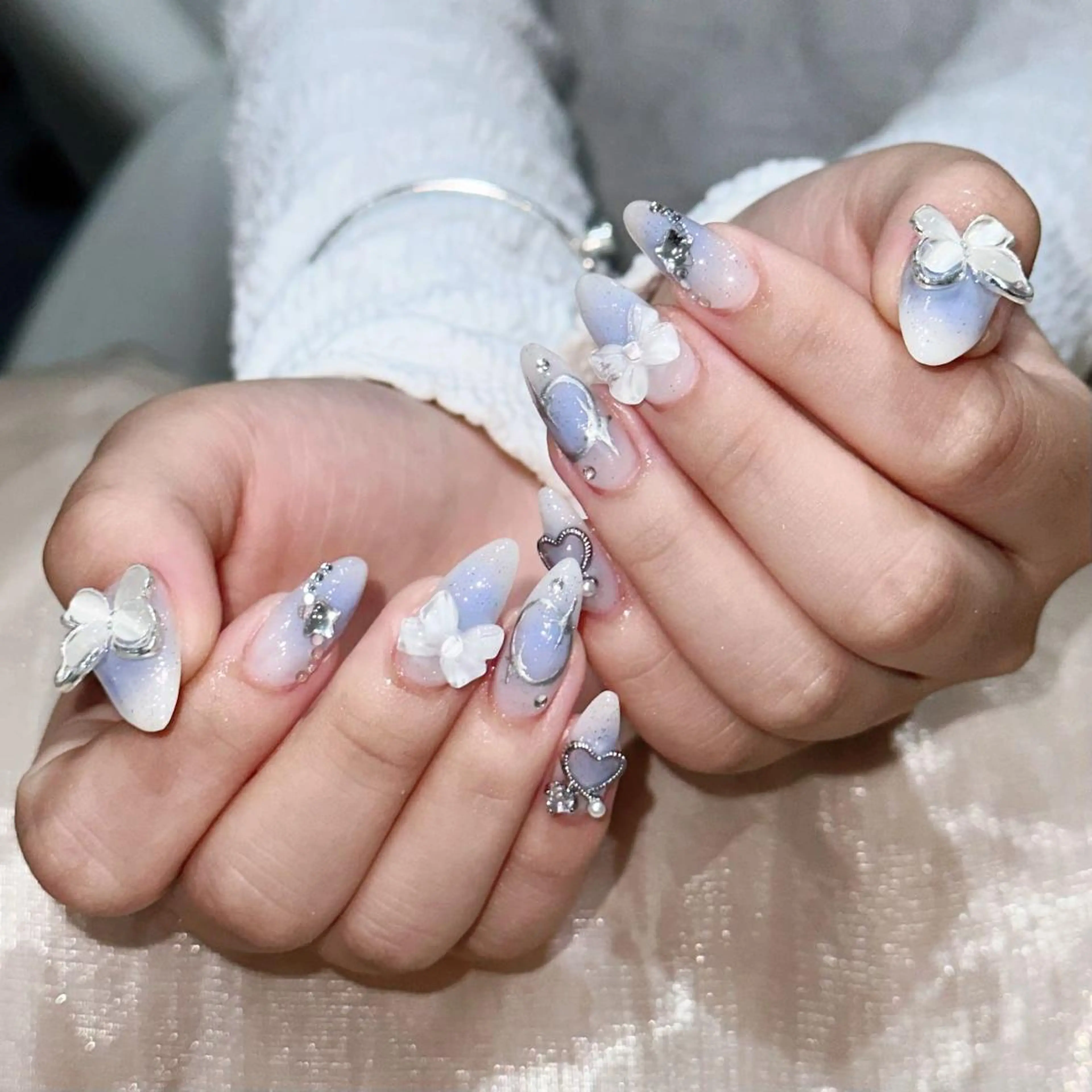 ネイル アートネイル 長さ出し ネイルチップ Queens PUPUのネイルデザイン