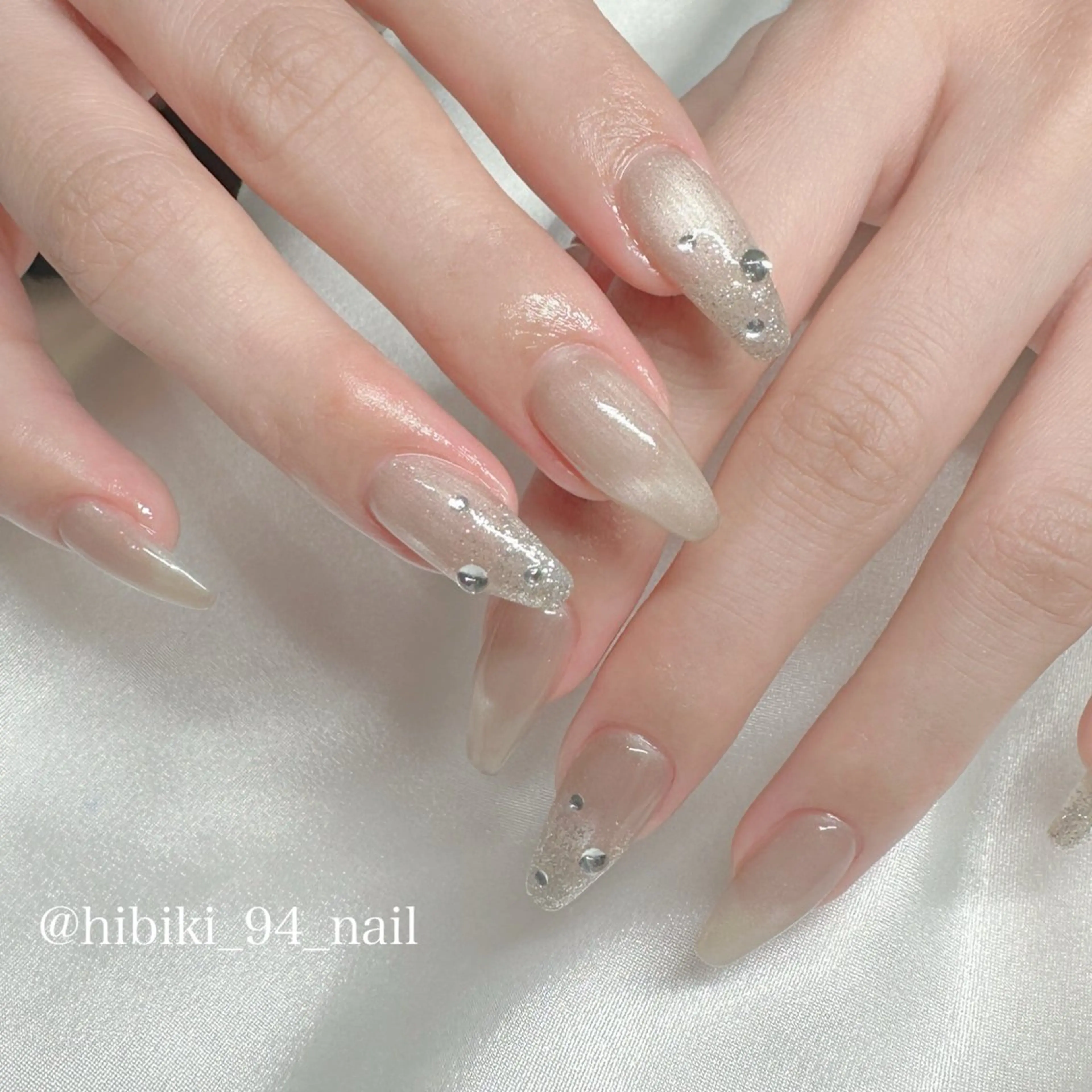 ネイル マグネットネイル オフィスネイル ワンカラーネイル シンプルネイル ハンドネイル L'oeillet HIBIKIのネイルデザイン