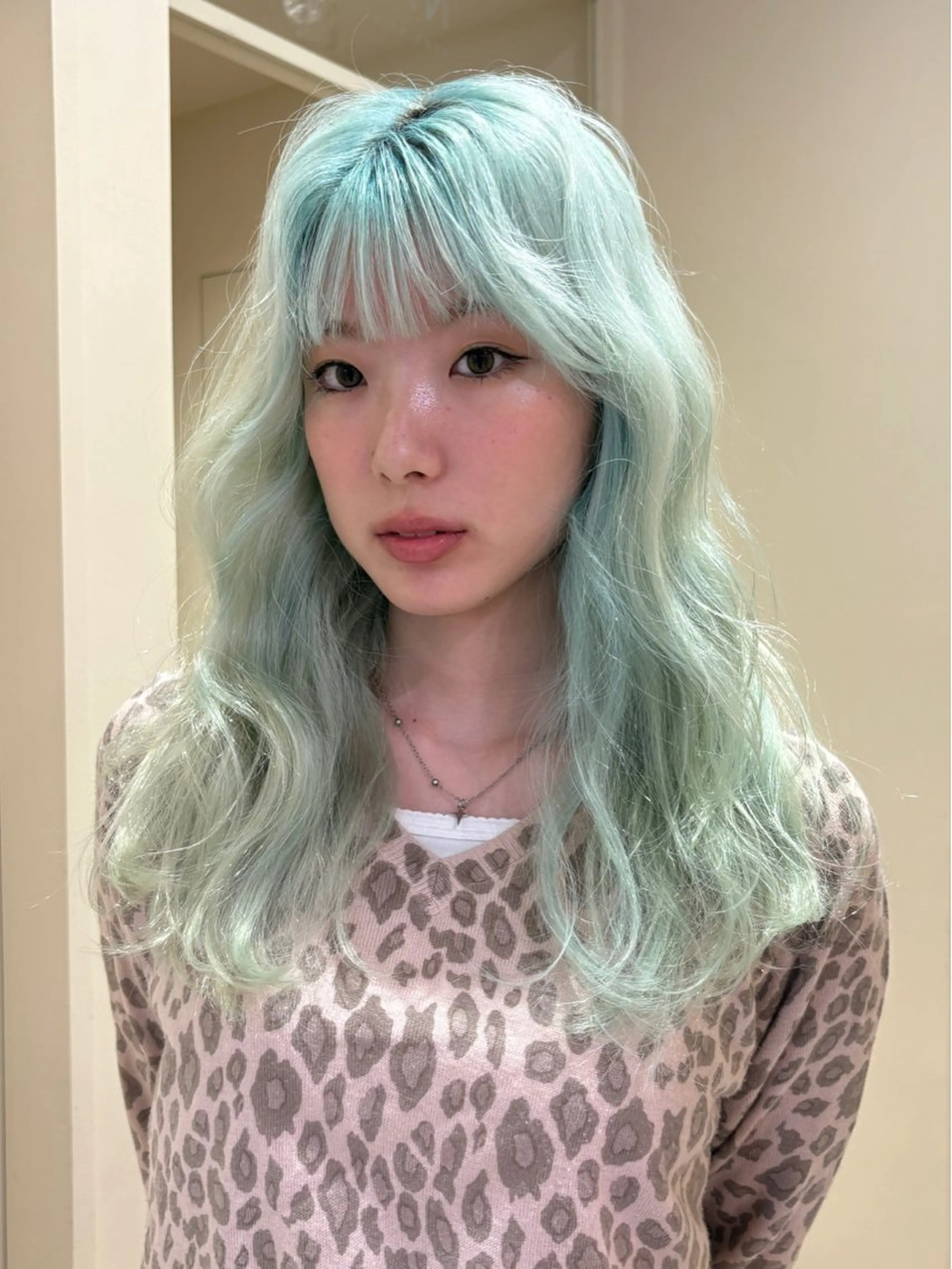 小川結子 NEROのヘアスタイル