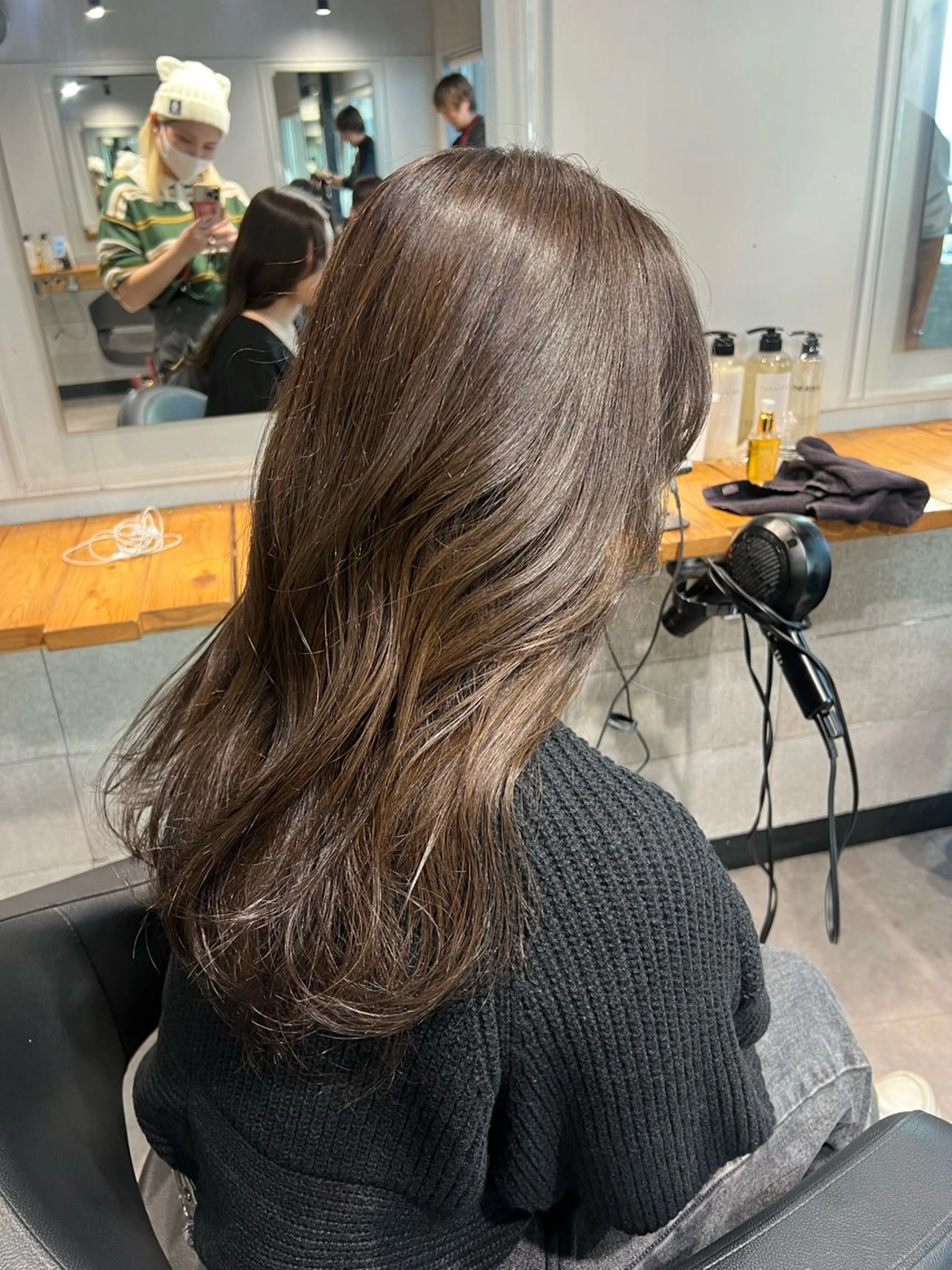 セミロング カラー カット ヘアカラー NANAMI🩵 大人可愛い韓国ヘアのヘアスタイル