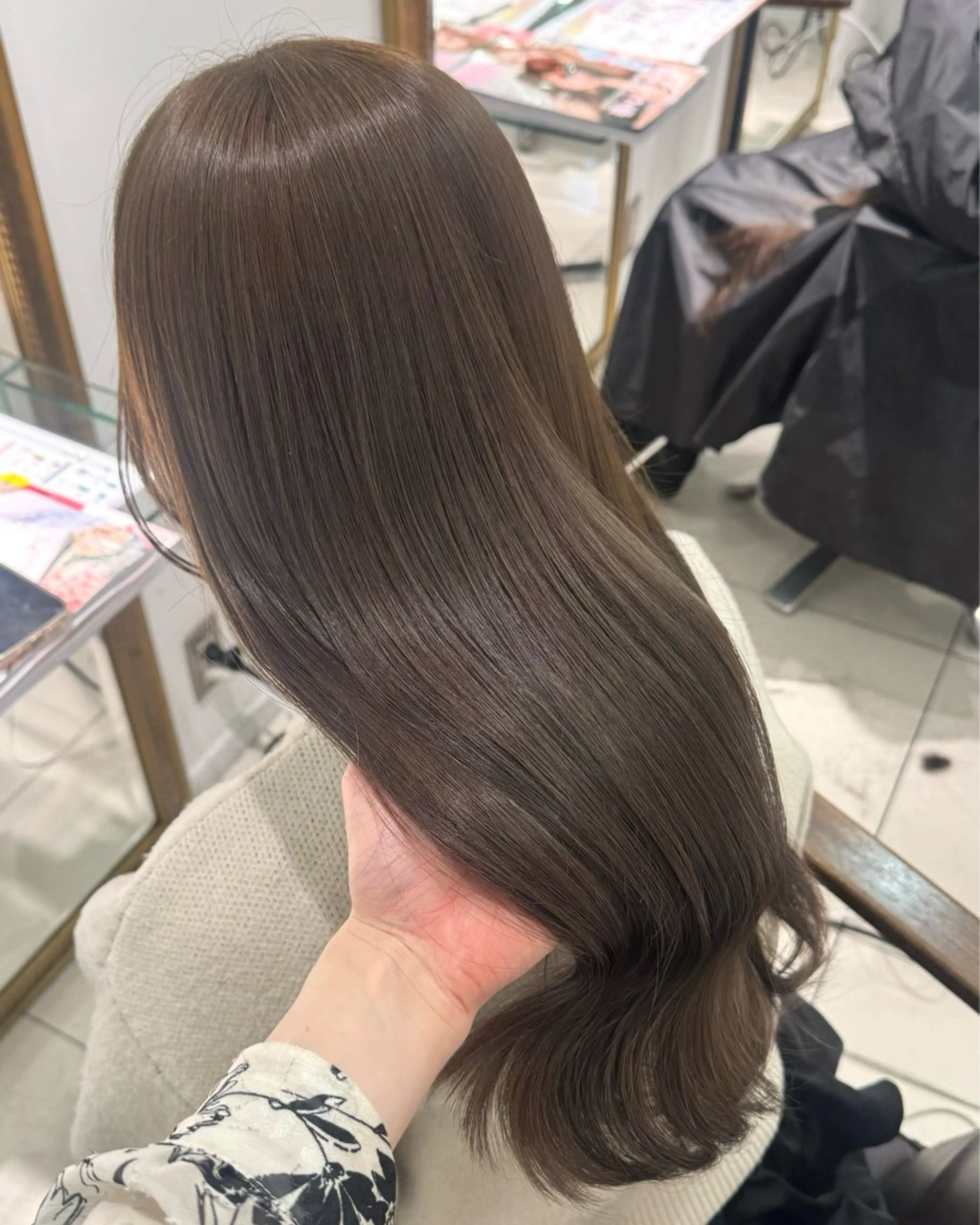 ロング ☘️中明度カラー/ 縮毛矯正ナミ☘️のヘアスタイル