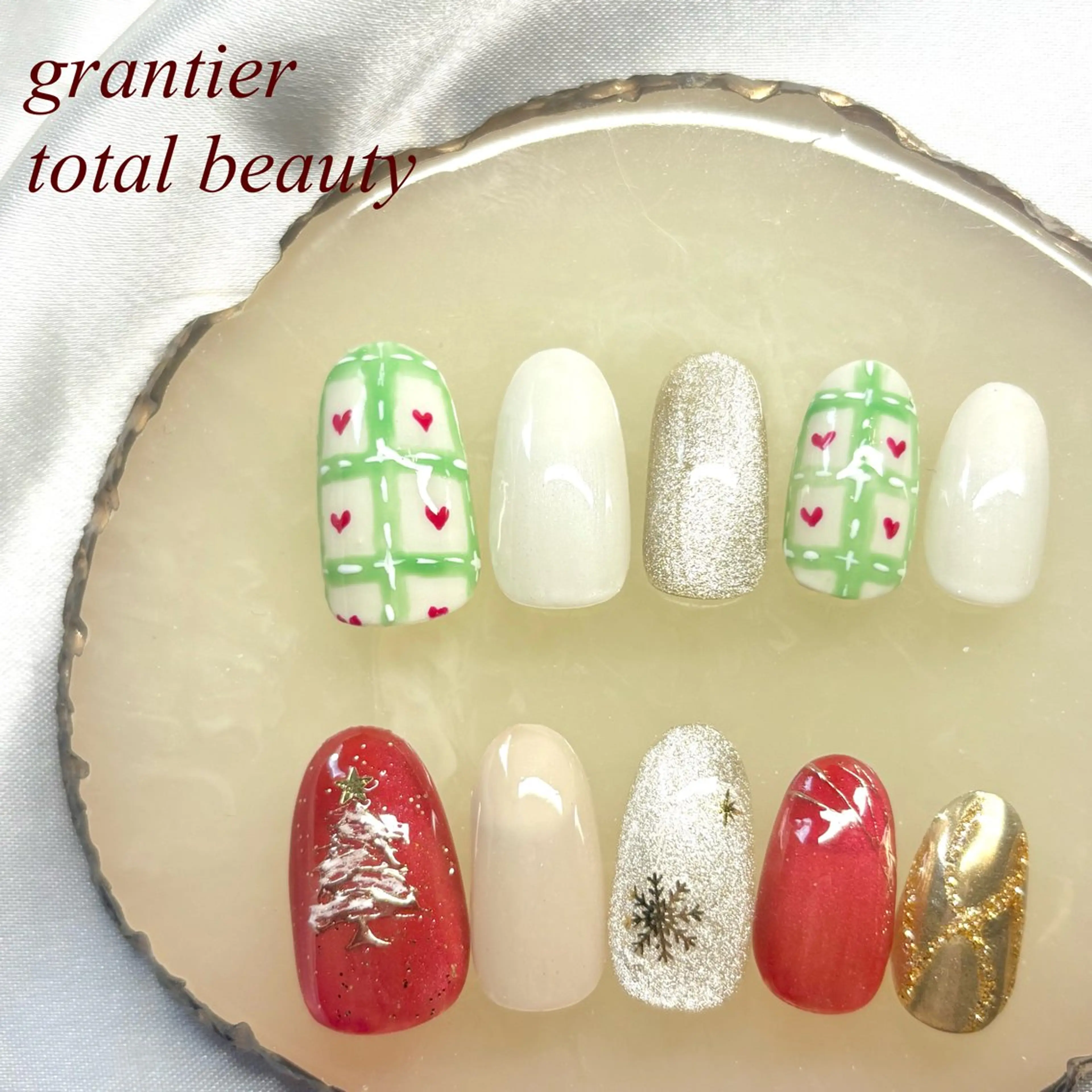 ネイル 冬ネイル クリスマス ハンドネイル grantier beautyのネイルデザイン