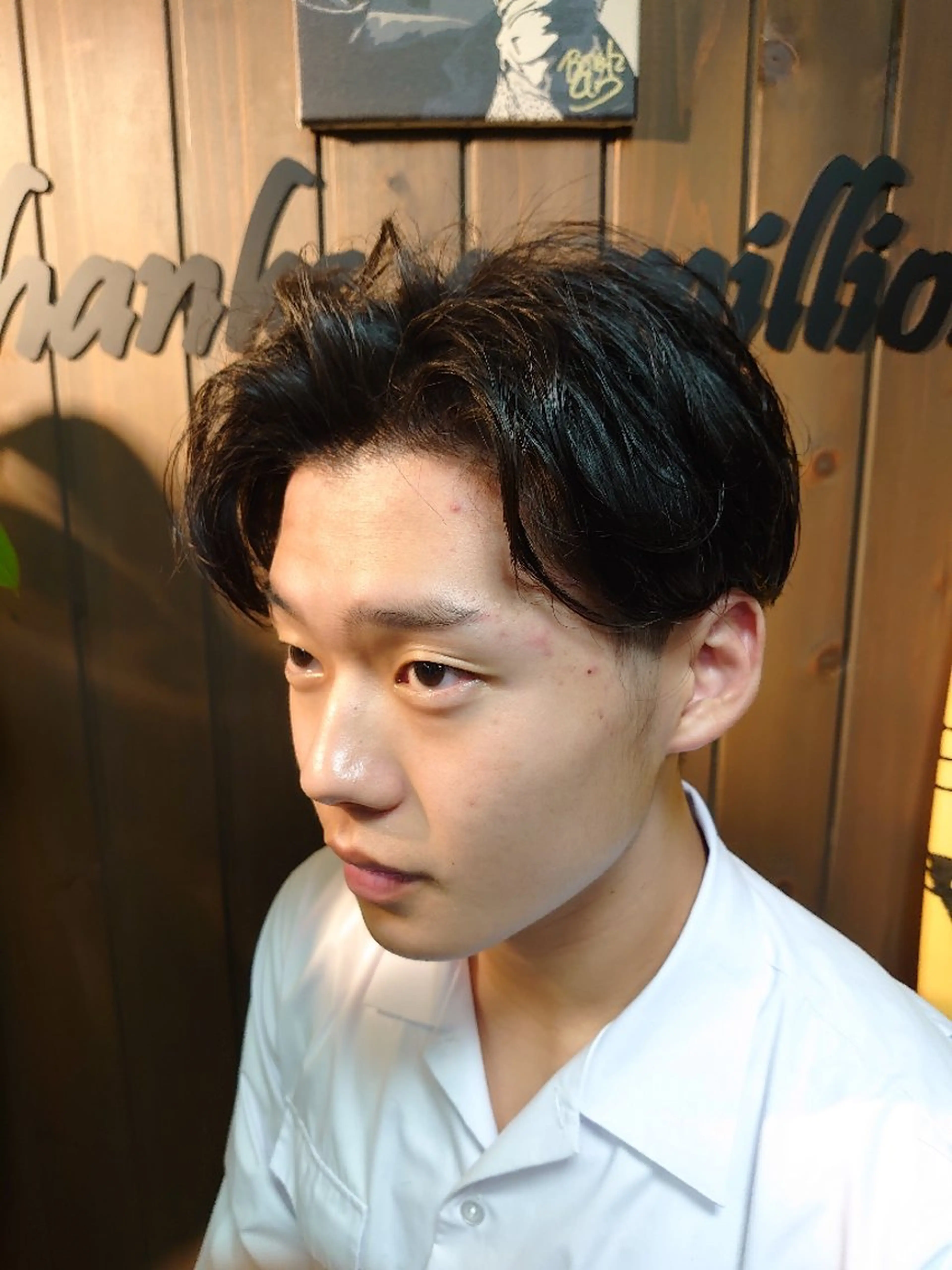 パーマ ショート メンズ フェザーパーマ メンズパーマ カット 岡林 選のヘアスタイル