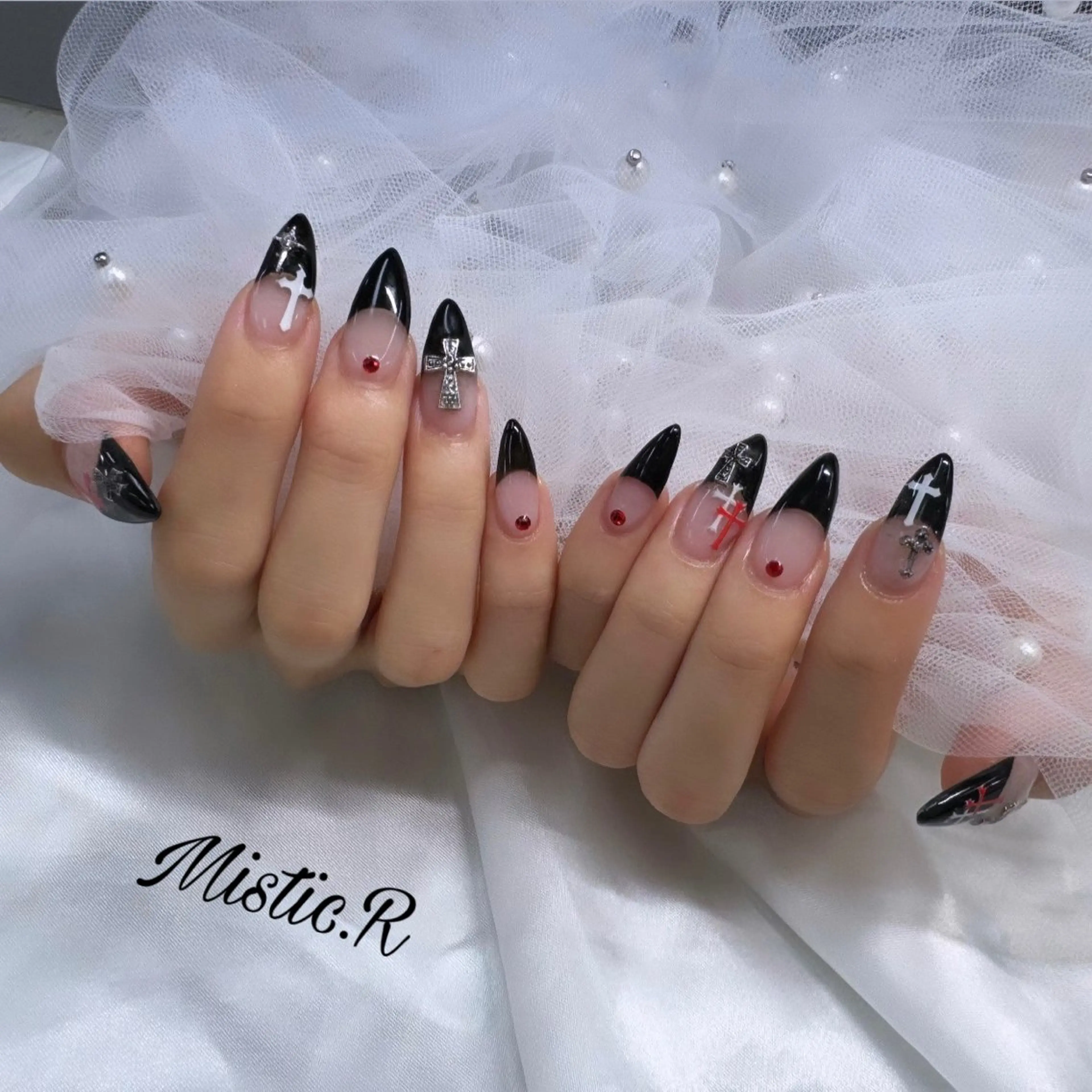 ネイル フレンチネイル ハンドネイル Mistic.R 川崎店 渋谷のマツエク・マツパデザイン