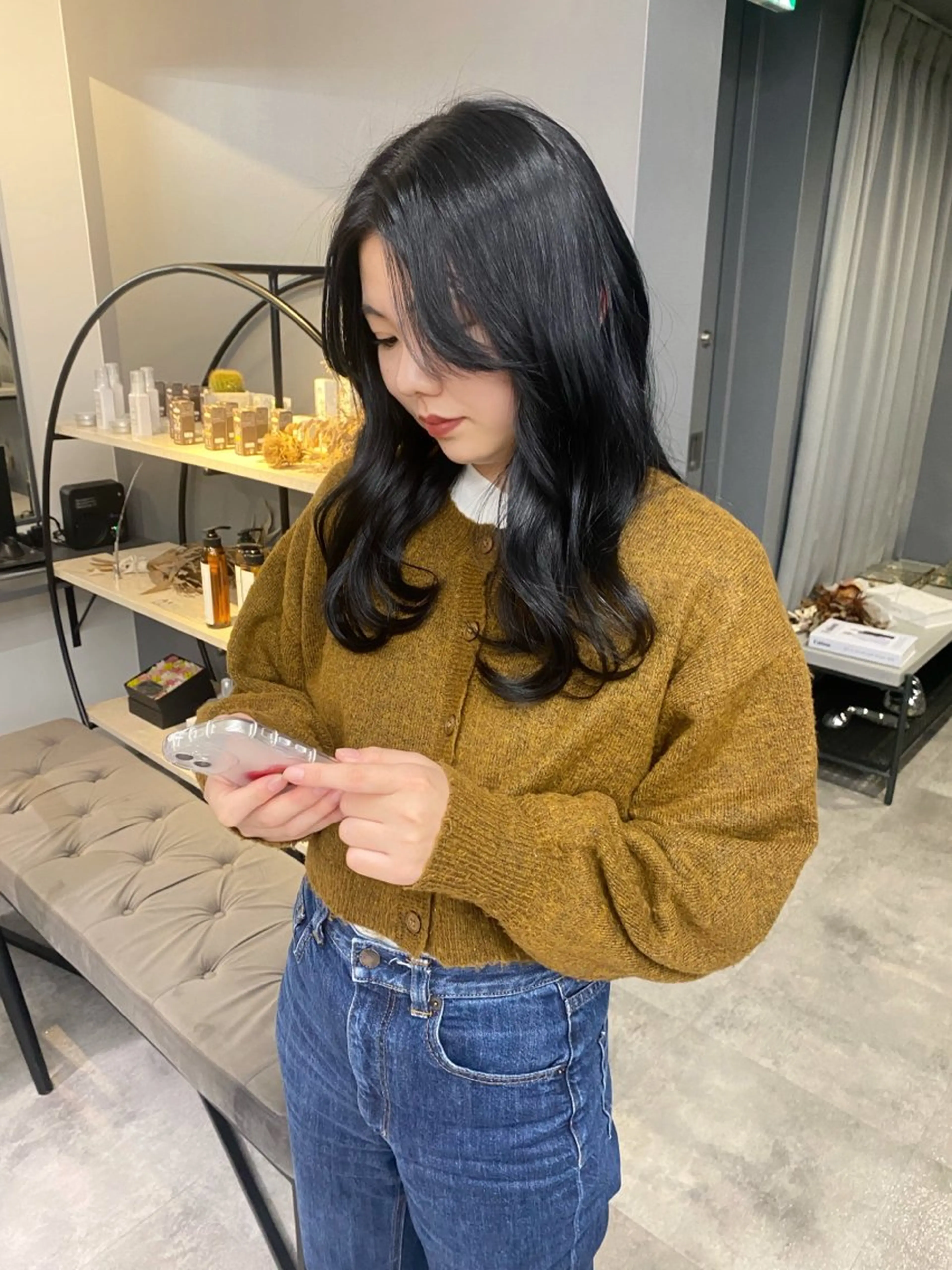 セミロング 重里 瑠花のヘアスタイル