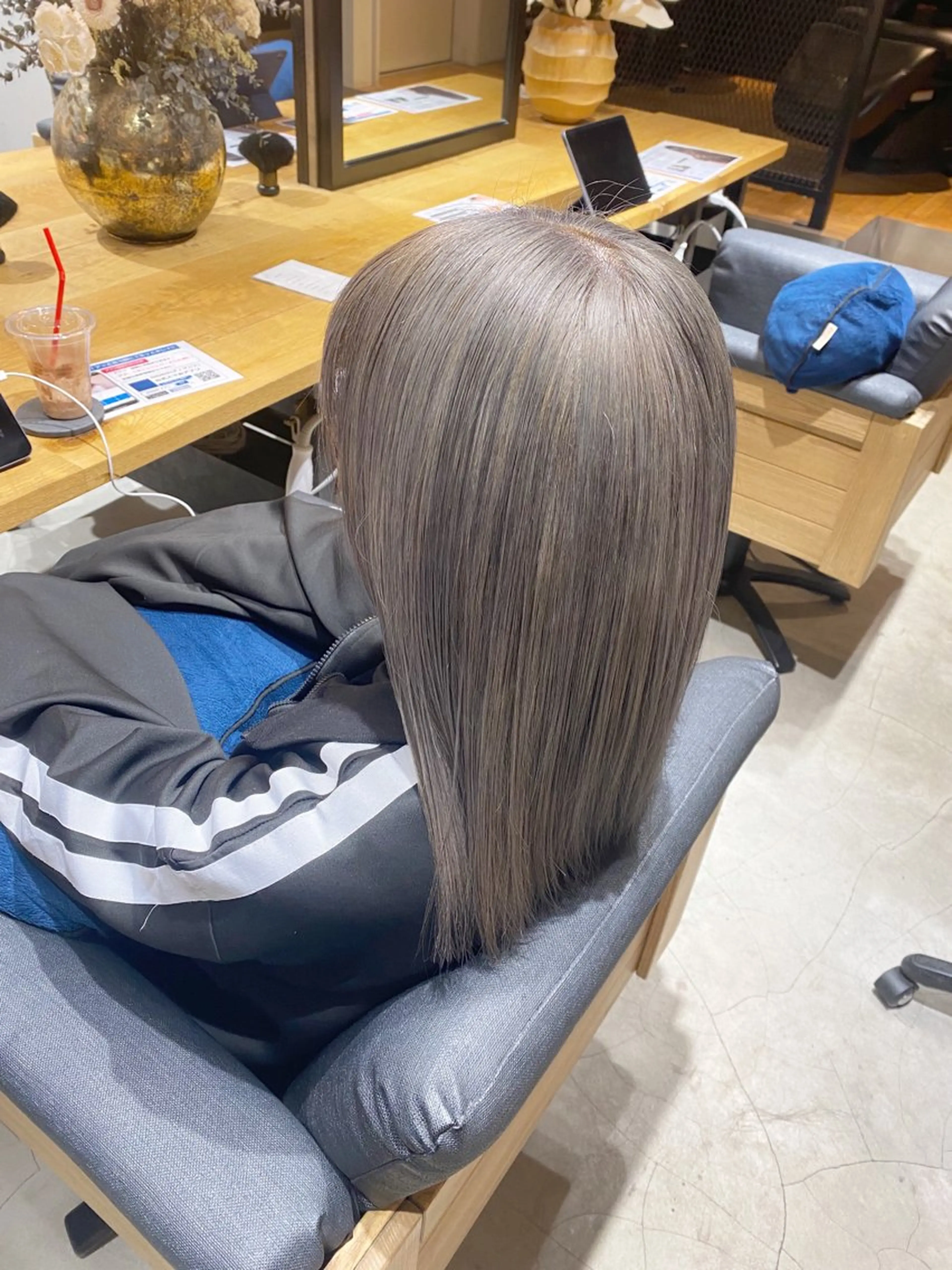 レディースカット+ブリーチ×2回+カラー+トリートメント(ロング料金あり)の写真