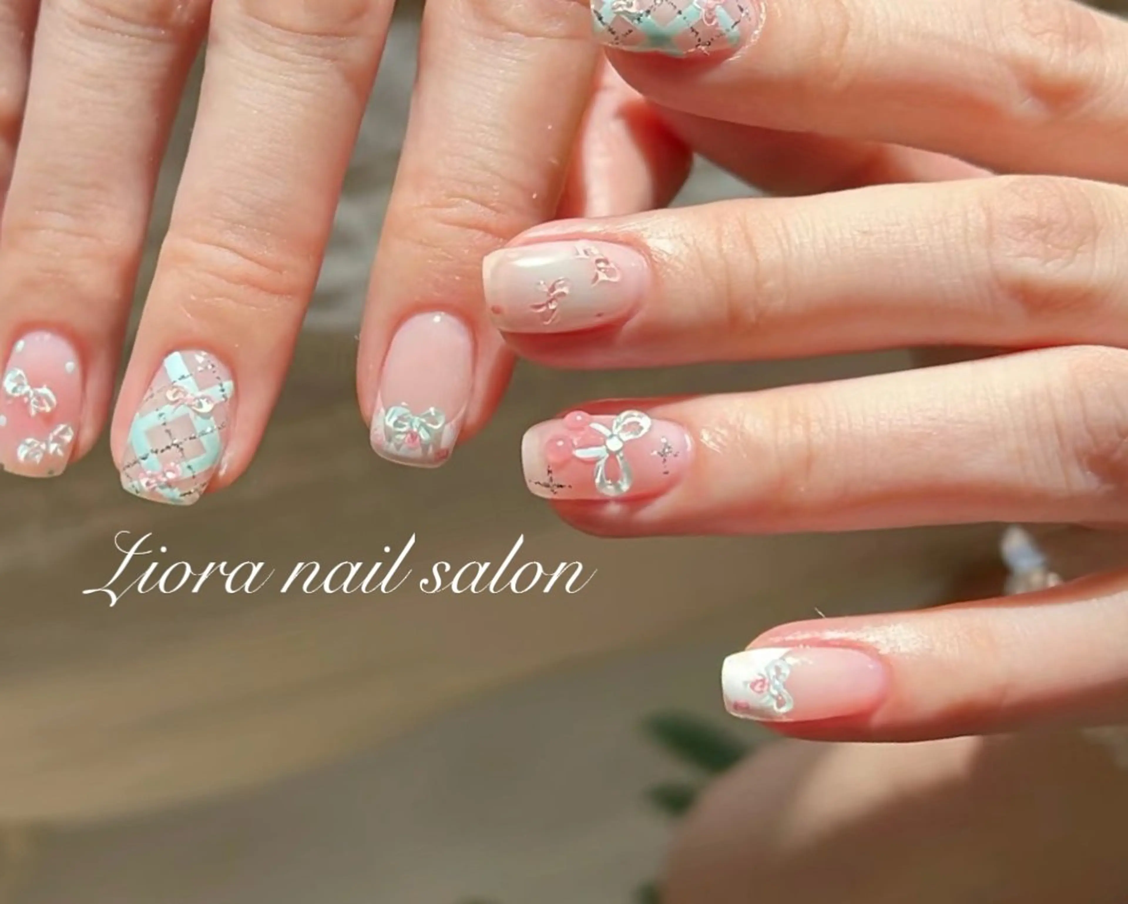 ネイル フレンチネイル ジェルネイル ガーリー グラデーション キラキラネイル ハンドネイル Liora nail スカルプ専門店のネイルデザイン