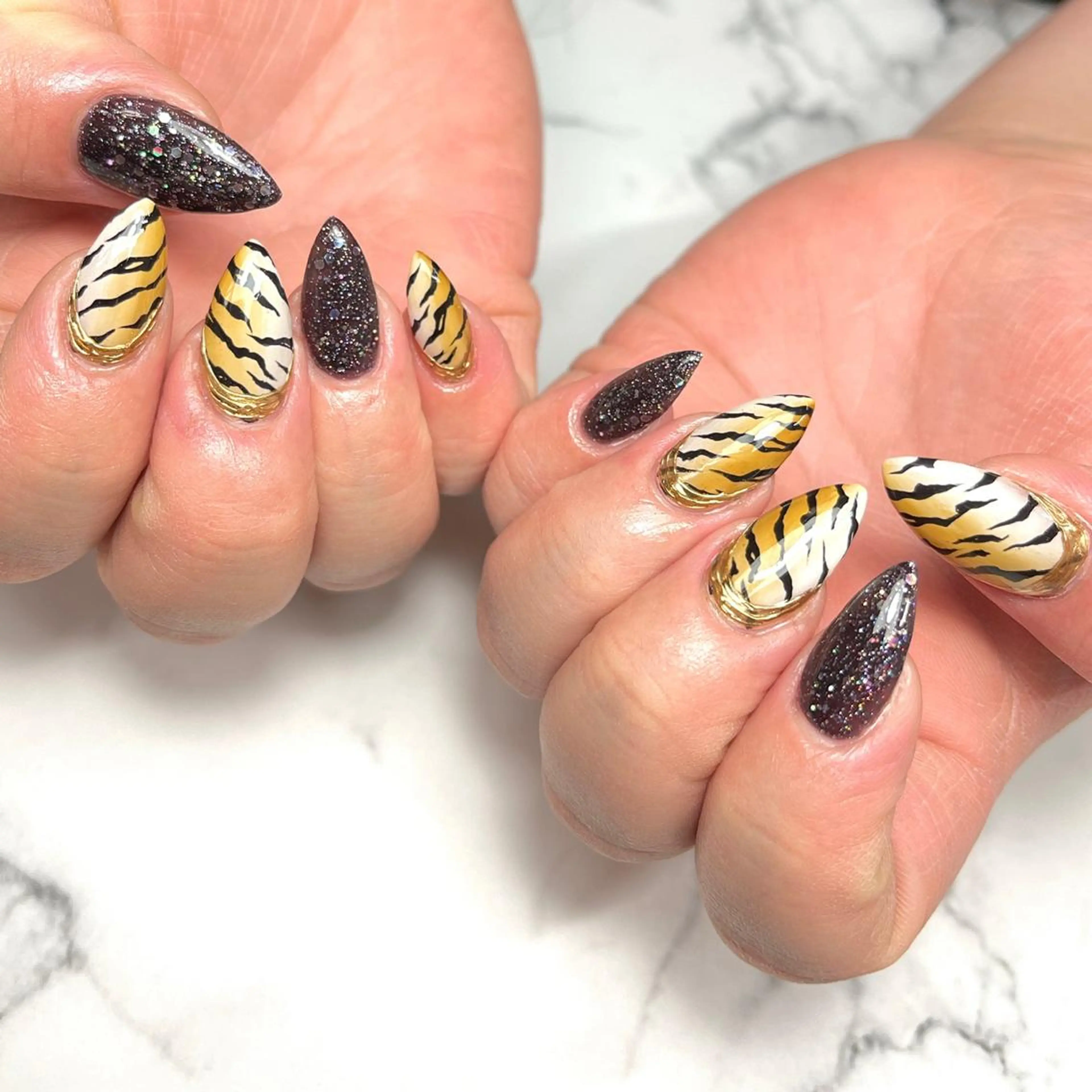 ネイル アニマル柄 アートネイル オーロラネイル ジェルネイル 氷ネイル・うるうるネイル ハンドネイル NAIL NOWのネイルデザイン