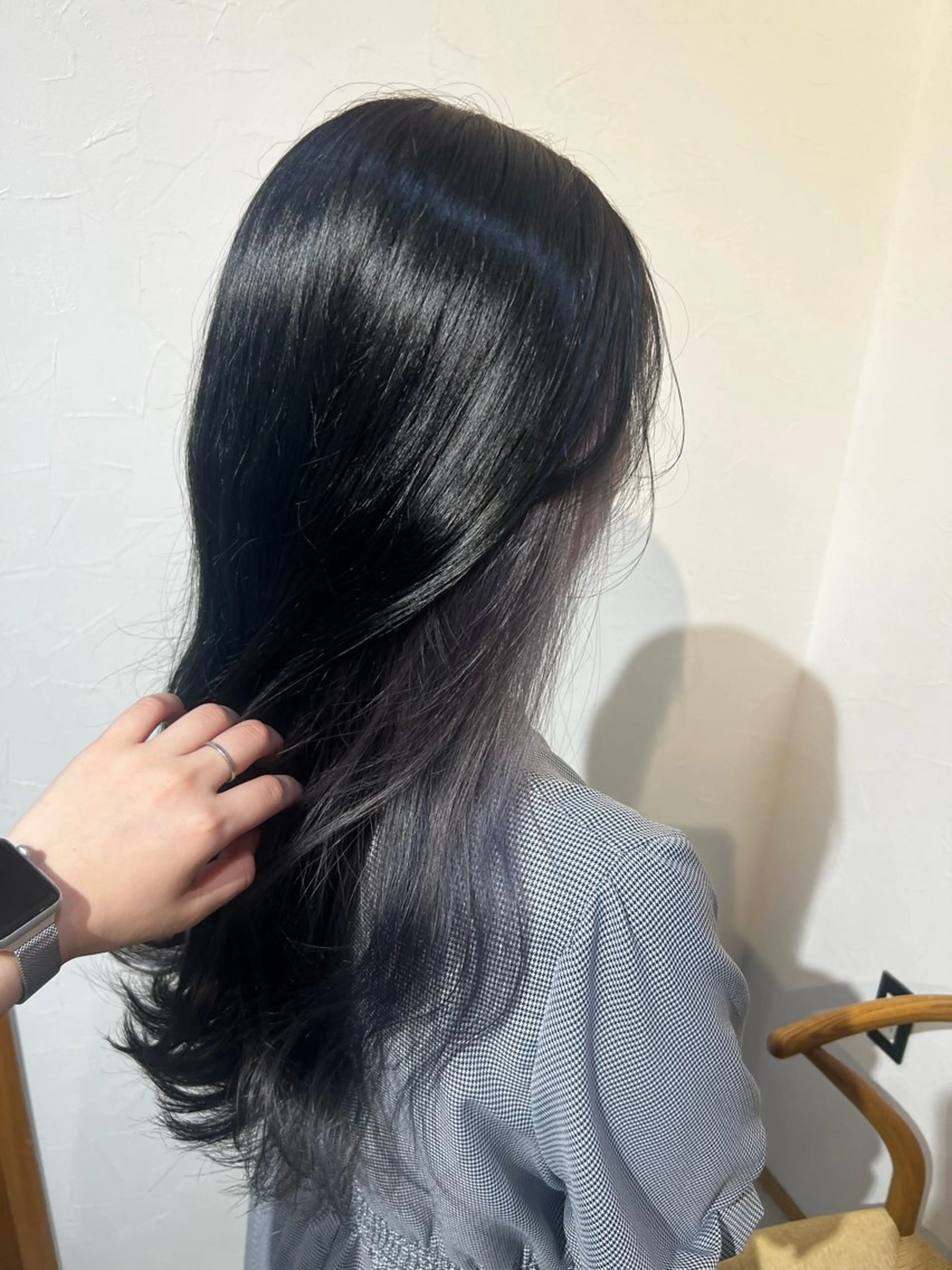 ロング カラー ブリーチ パープルカラー 浅岡 みちるのヘアスタイル