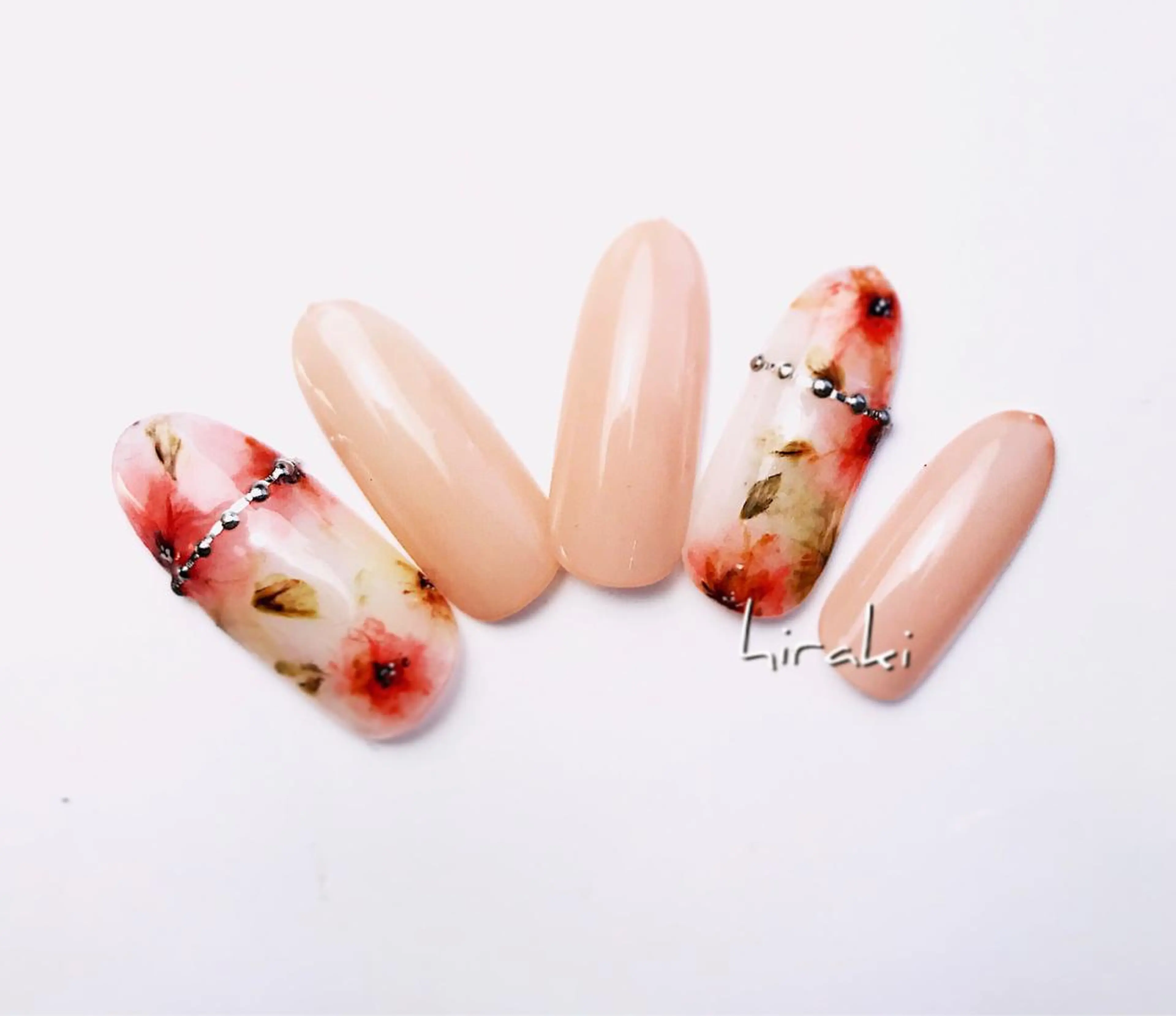 ネイル フラワーネイル ニュアンスネイル nail atelier AMBER所属・saori .の眉毛・アイブロウイメージ