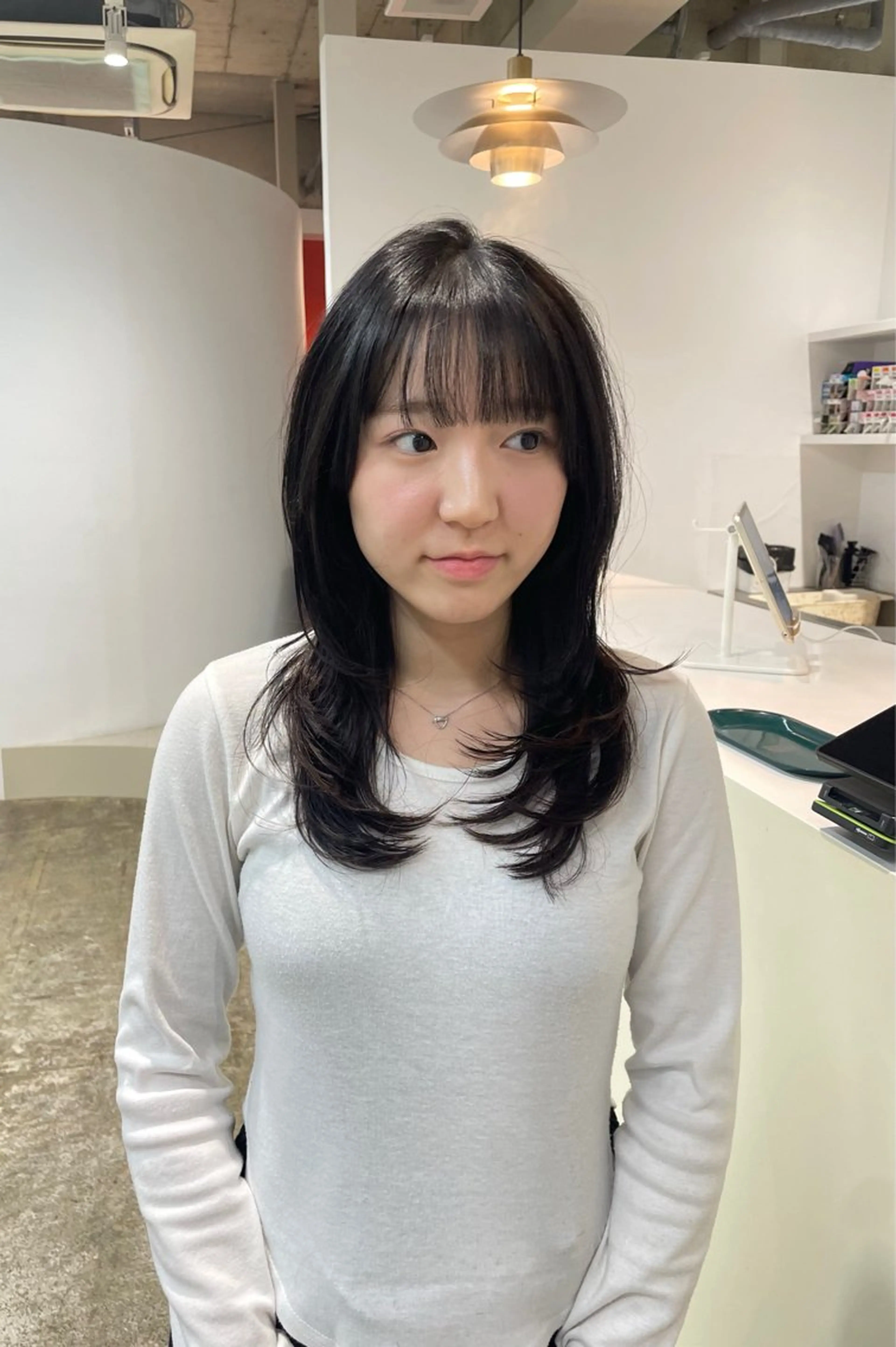 セミロング レイヤーカット カット トリートメント H I ＮＡのヘアスタイル