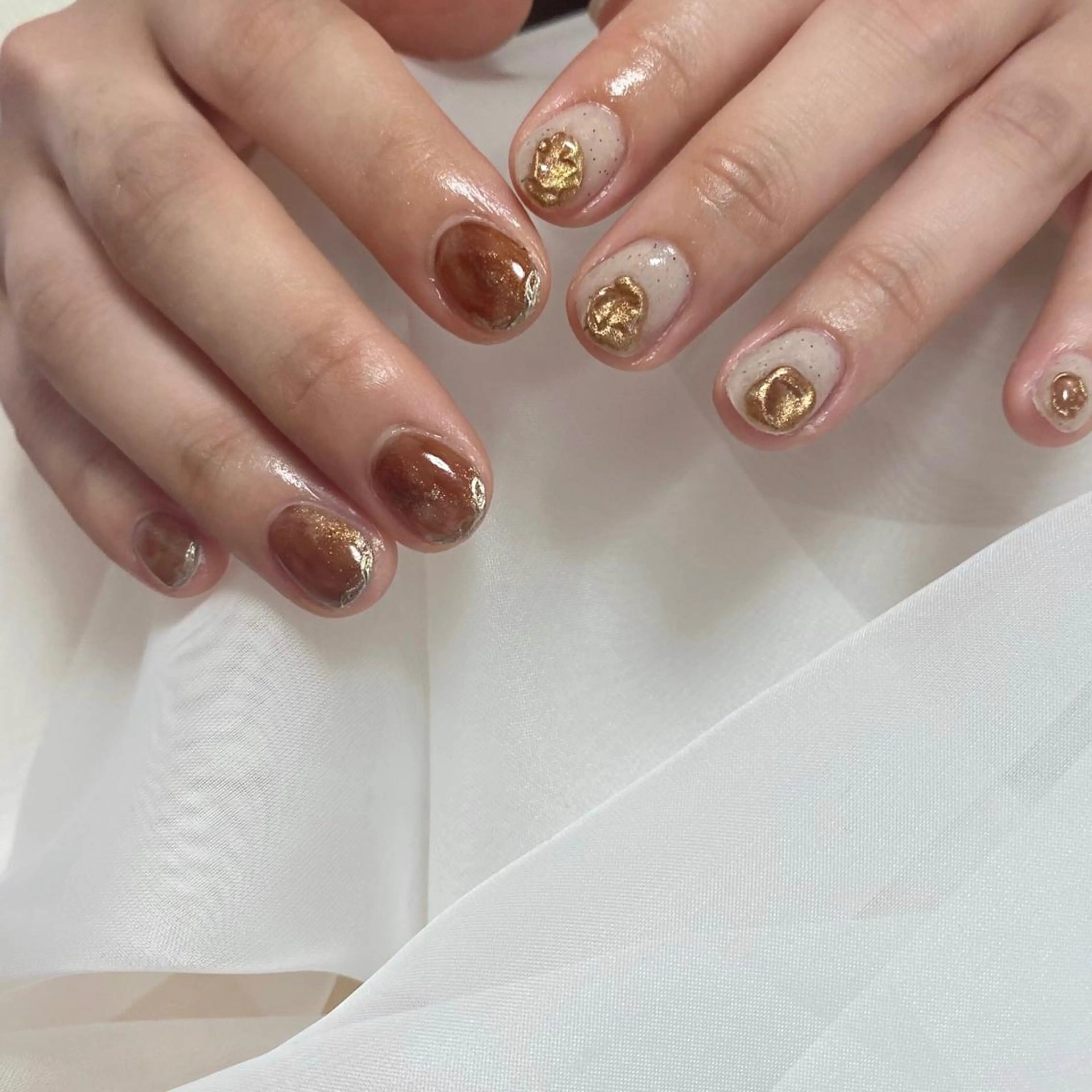 ネイル フレンチネイル ジェルネイル ゴールド ニュアンスネイル シンプルネイル h.ours _のネイルデザイン